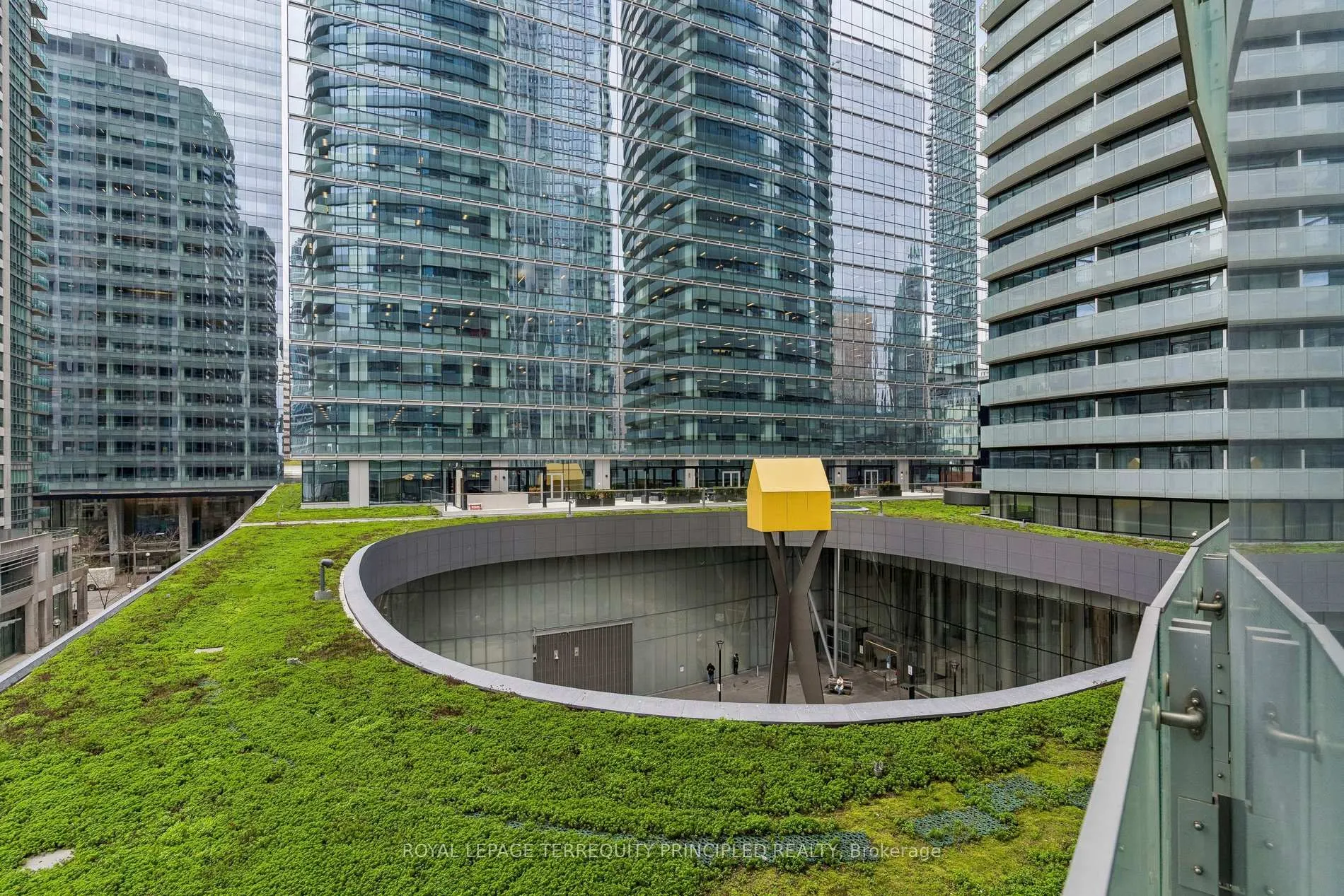Photo 27 of Unit 307, 12 York Street, Toronto, Waterfront Communities — HOMEH