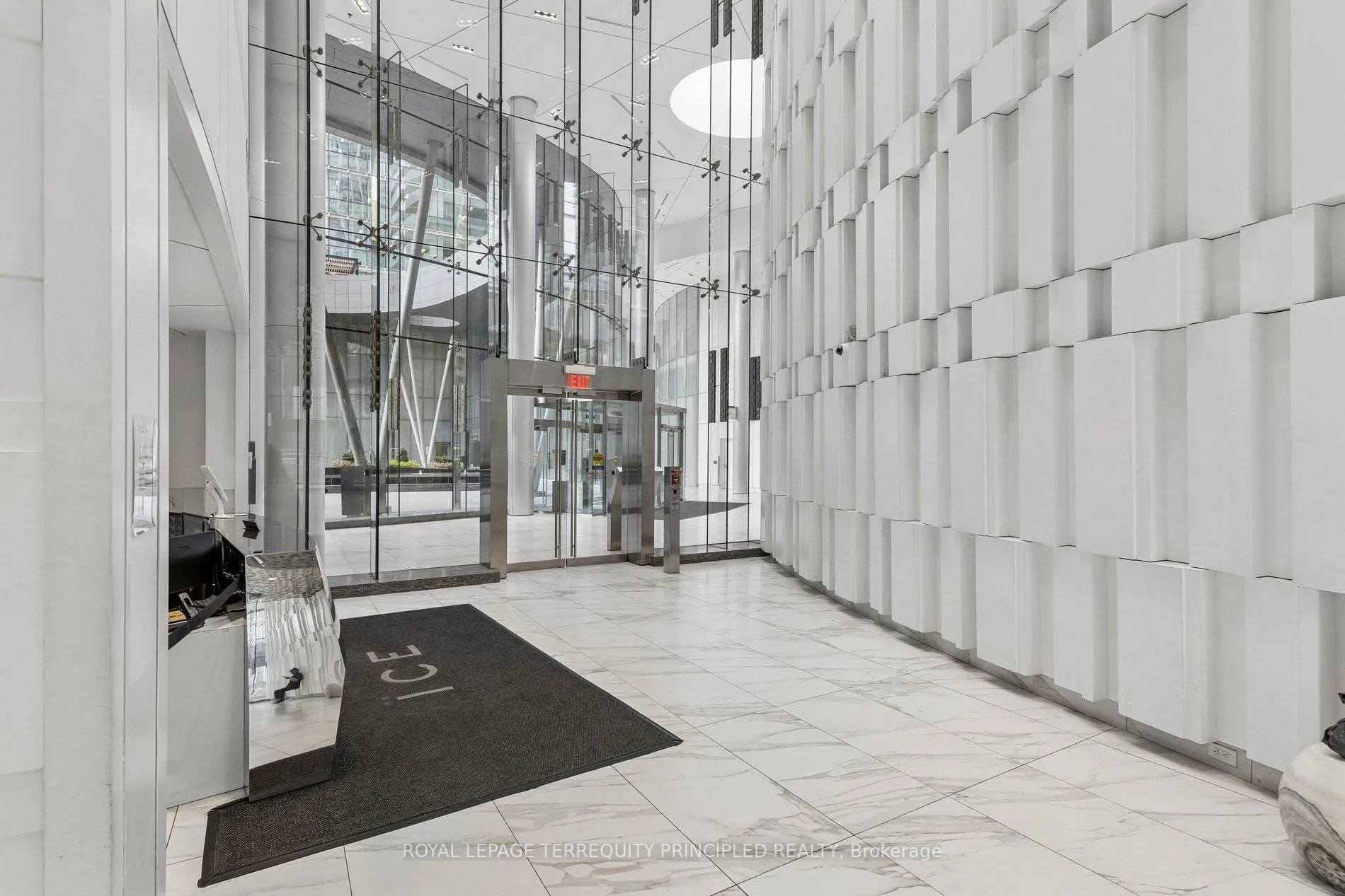 Photo 30 of Unit 307, 12 York Street, Toronto, Waterfront Communities — HOMEH