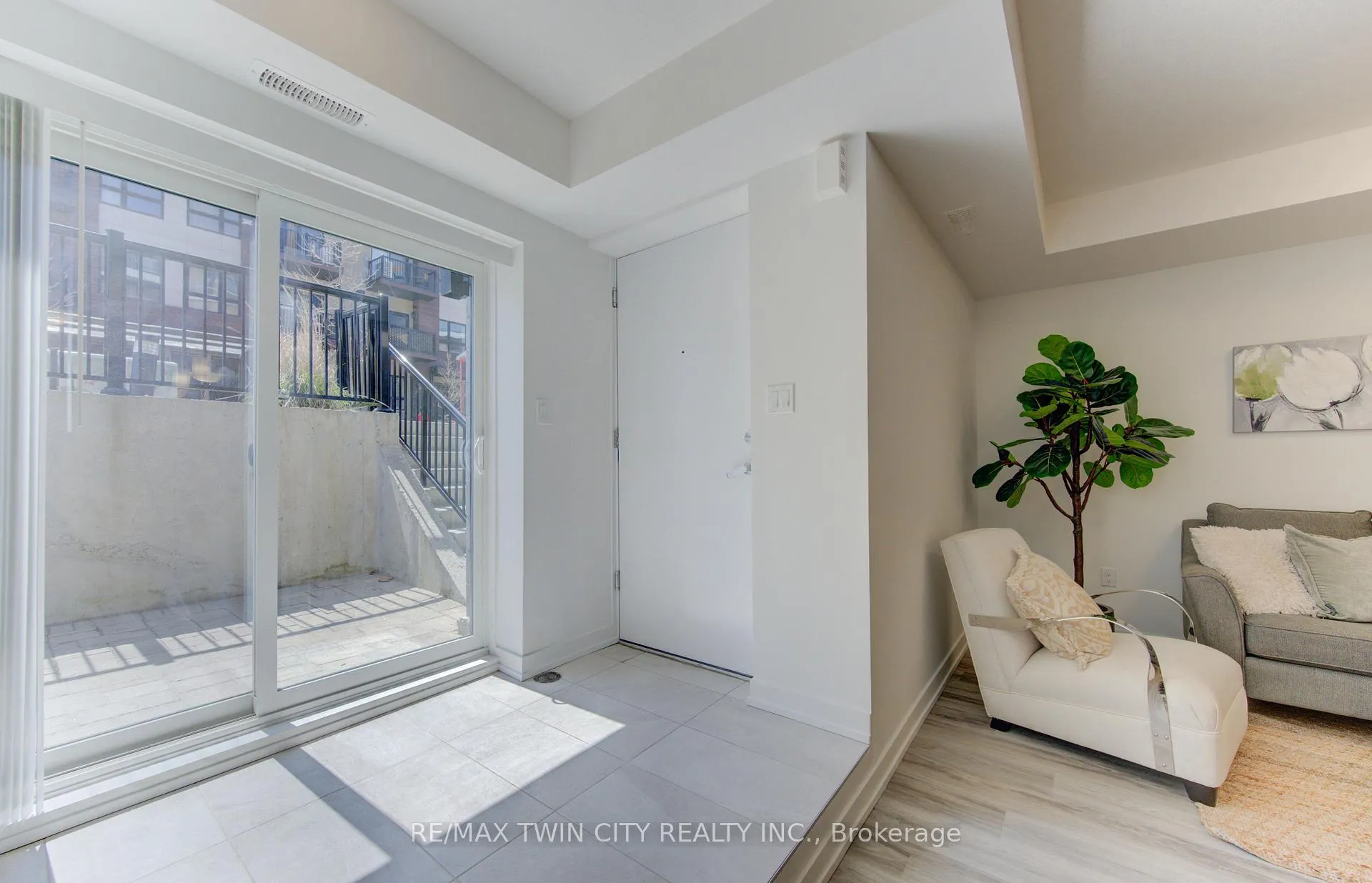 Photo 3 of Unit G16, 20 Palace Street, Kitchener — HOMEH
