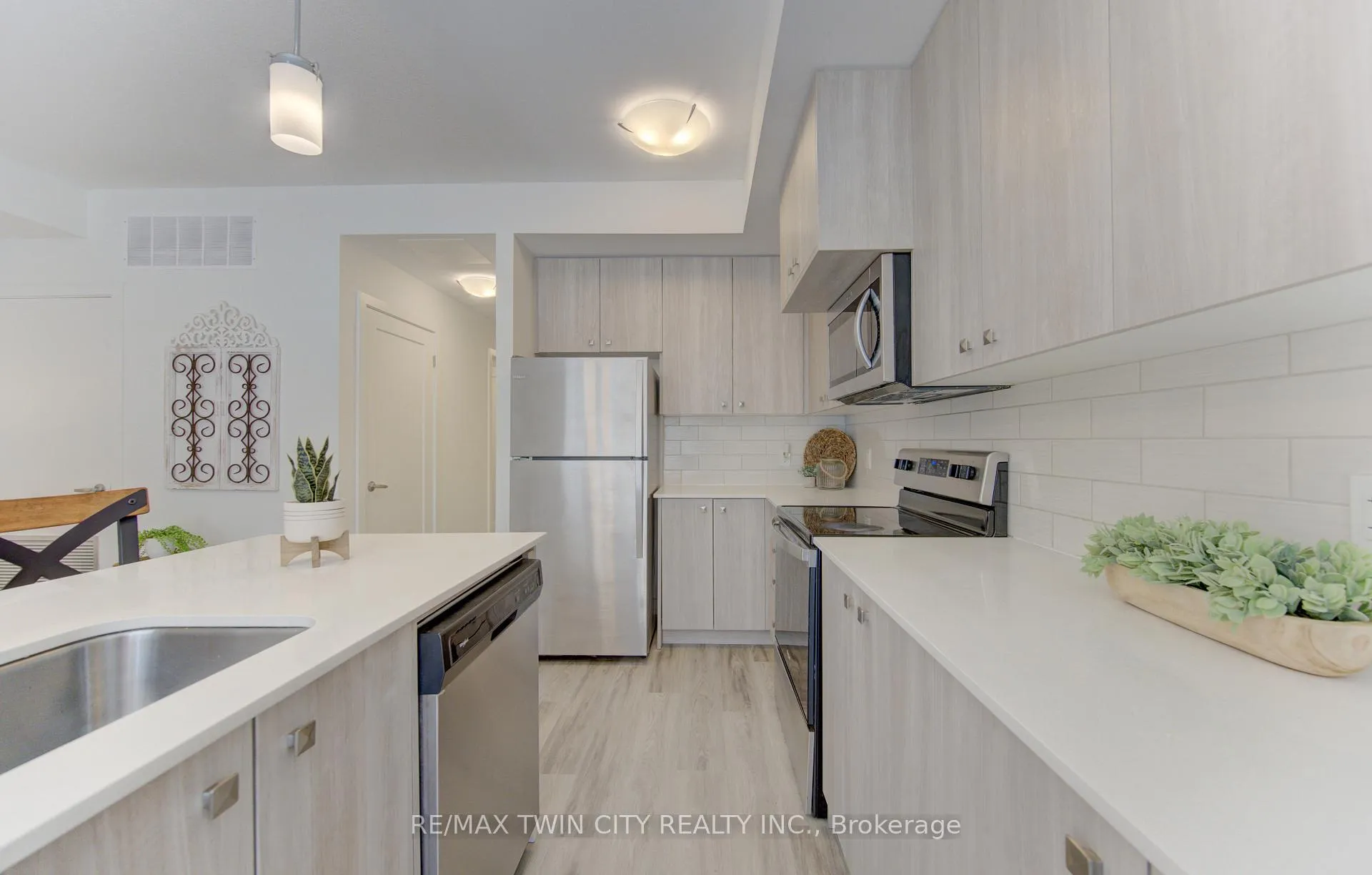 Photo 5 of Unit G16, 20 Palace Street, Kitchener — HOMEH