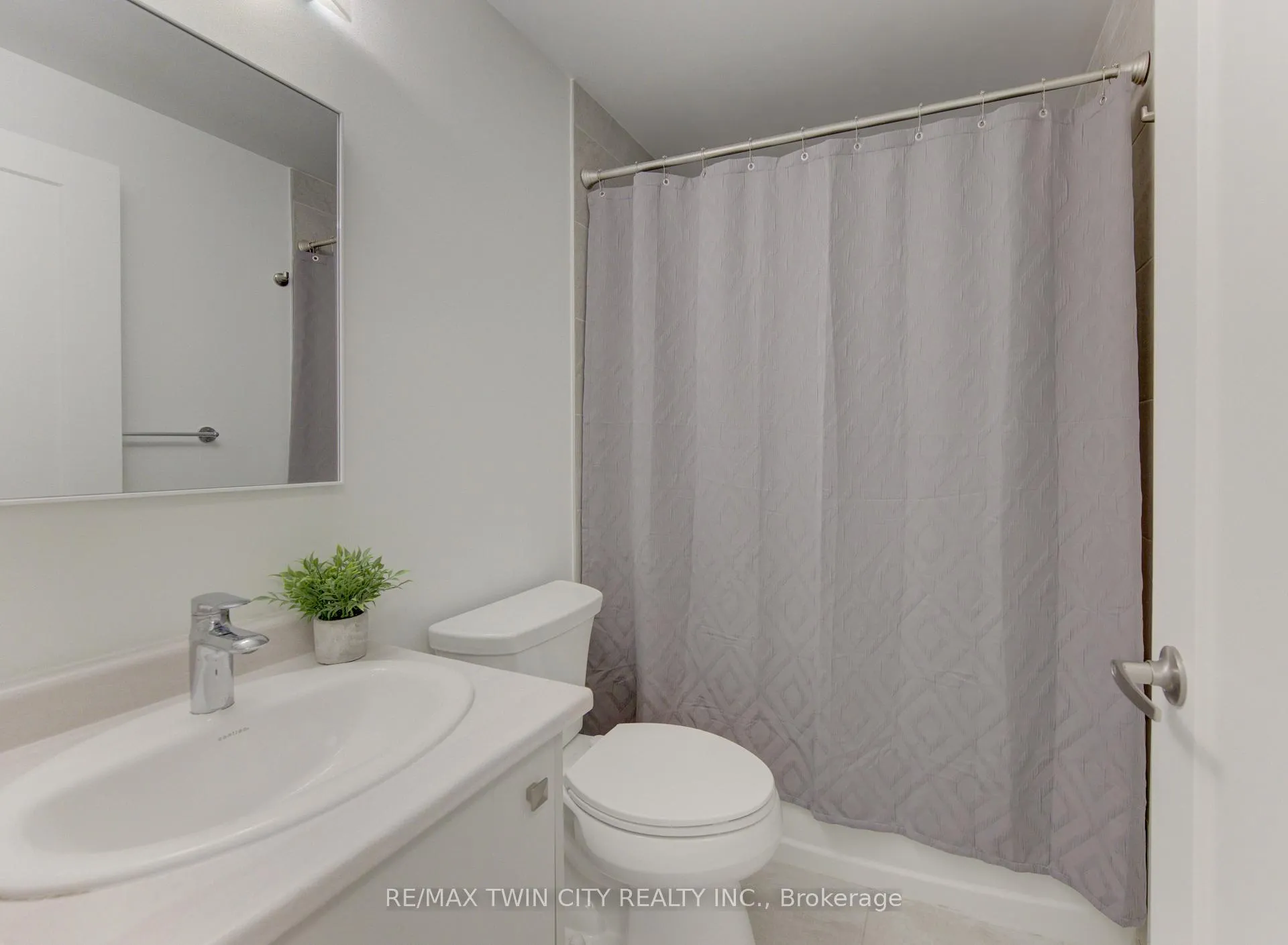 Photo 15 of Unit G16, 20 Palace Street, Kitchener — HOMEH