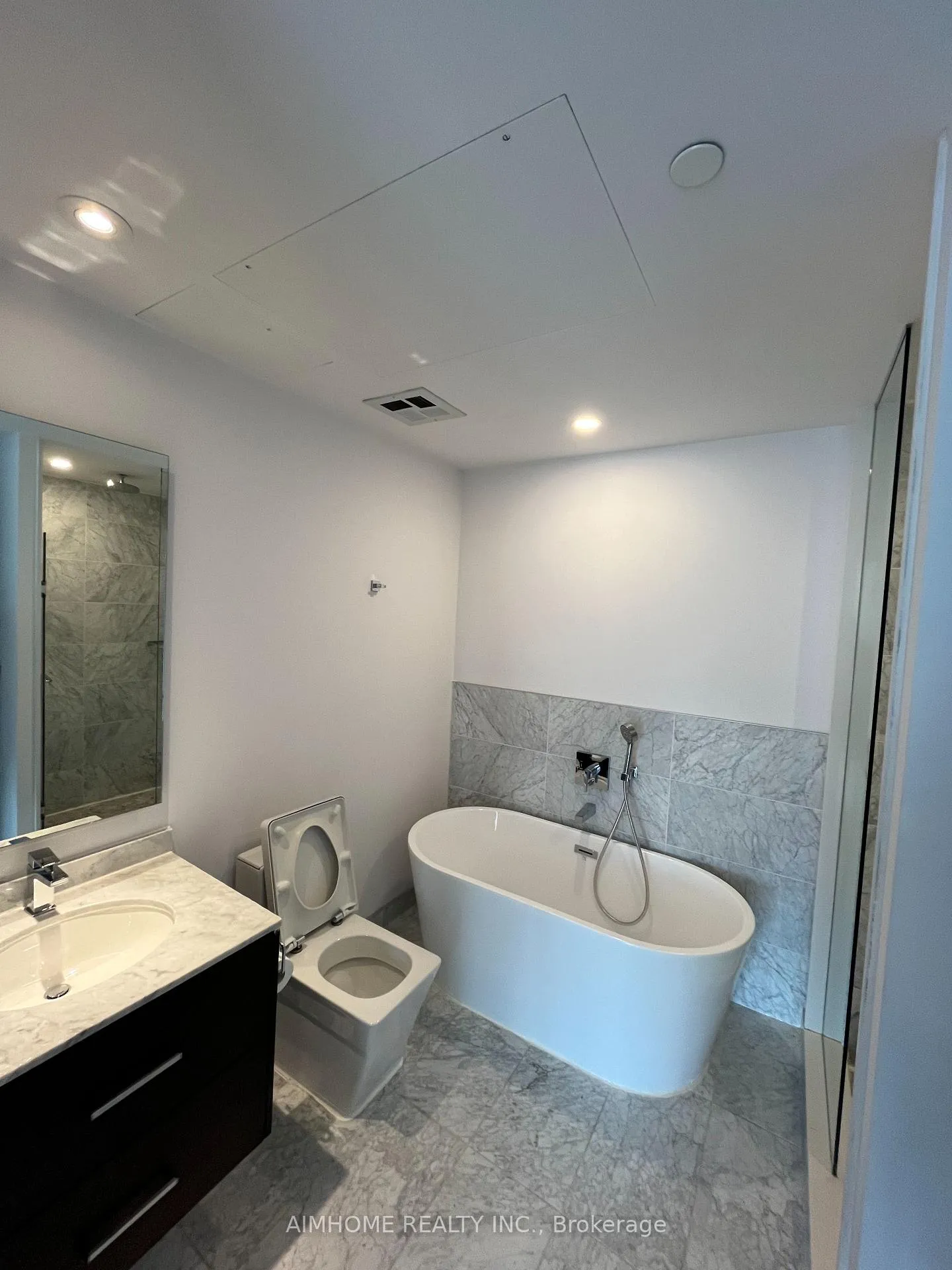 Photo 10 of Unit 2715, 488 University Avenue, Toronto, University — HOMEH