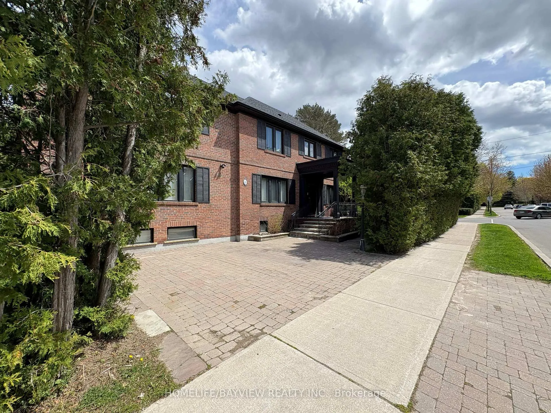 Photo 2 of 15 Glen Rush Boulevard, Toronto, Bedford Park-Nortown — HOMEH