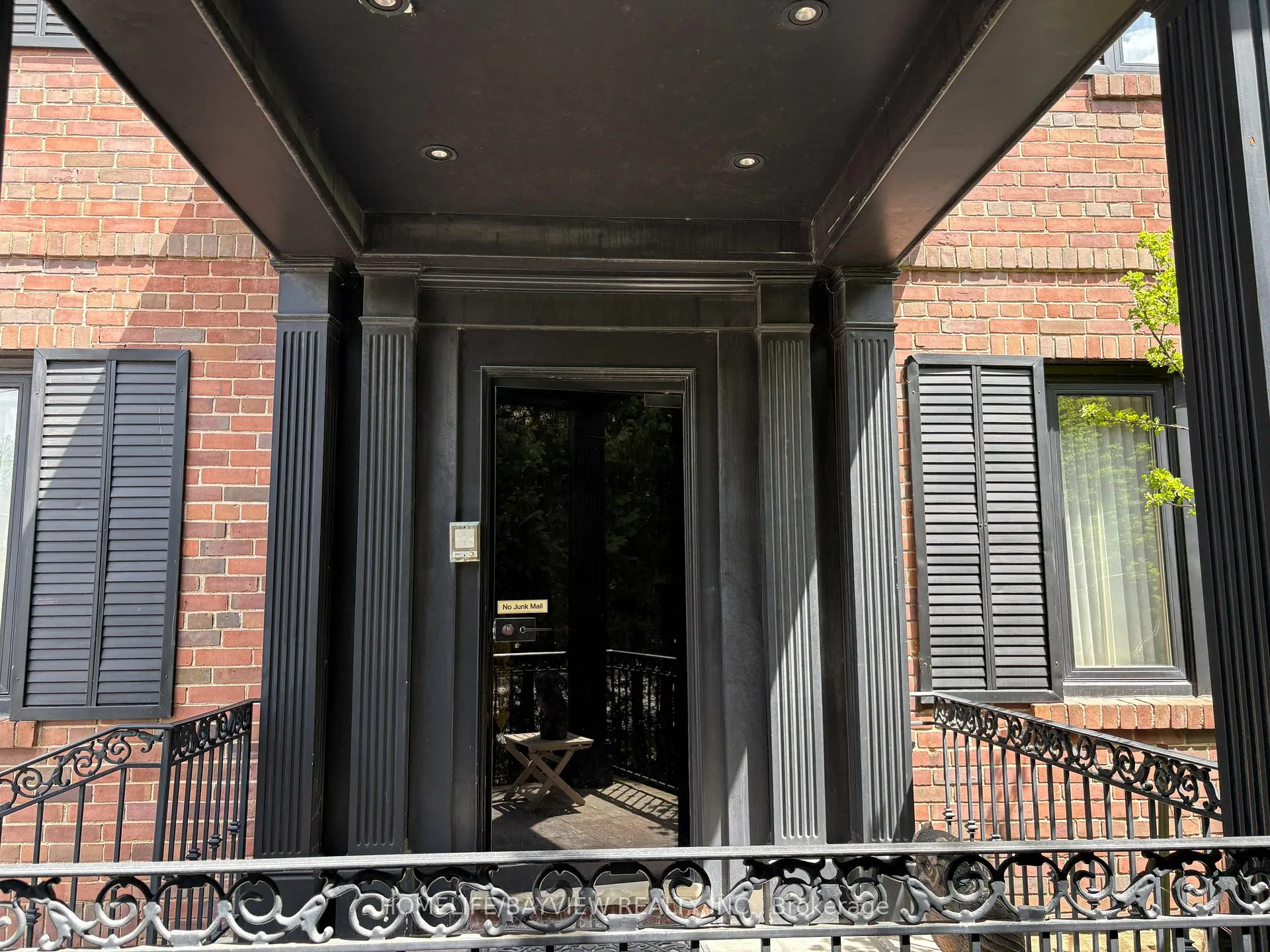 Photo 3 of 15 Glen Rush Boulevard, Toronto, Bedford Park-Nortown — HOMEH