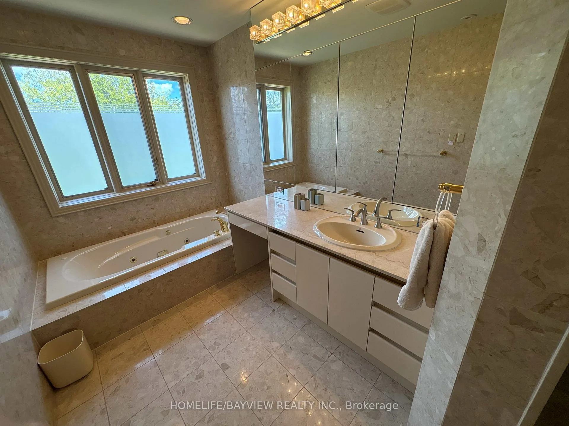 Photo 32 of 15 Glen Rush Boulevard, Toronto, Bedford Park-Nortown — HOMEH
