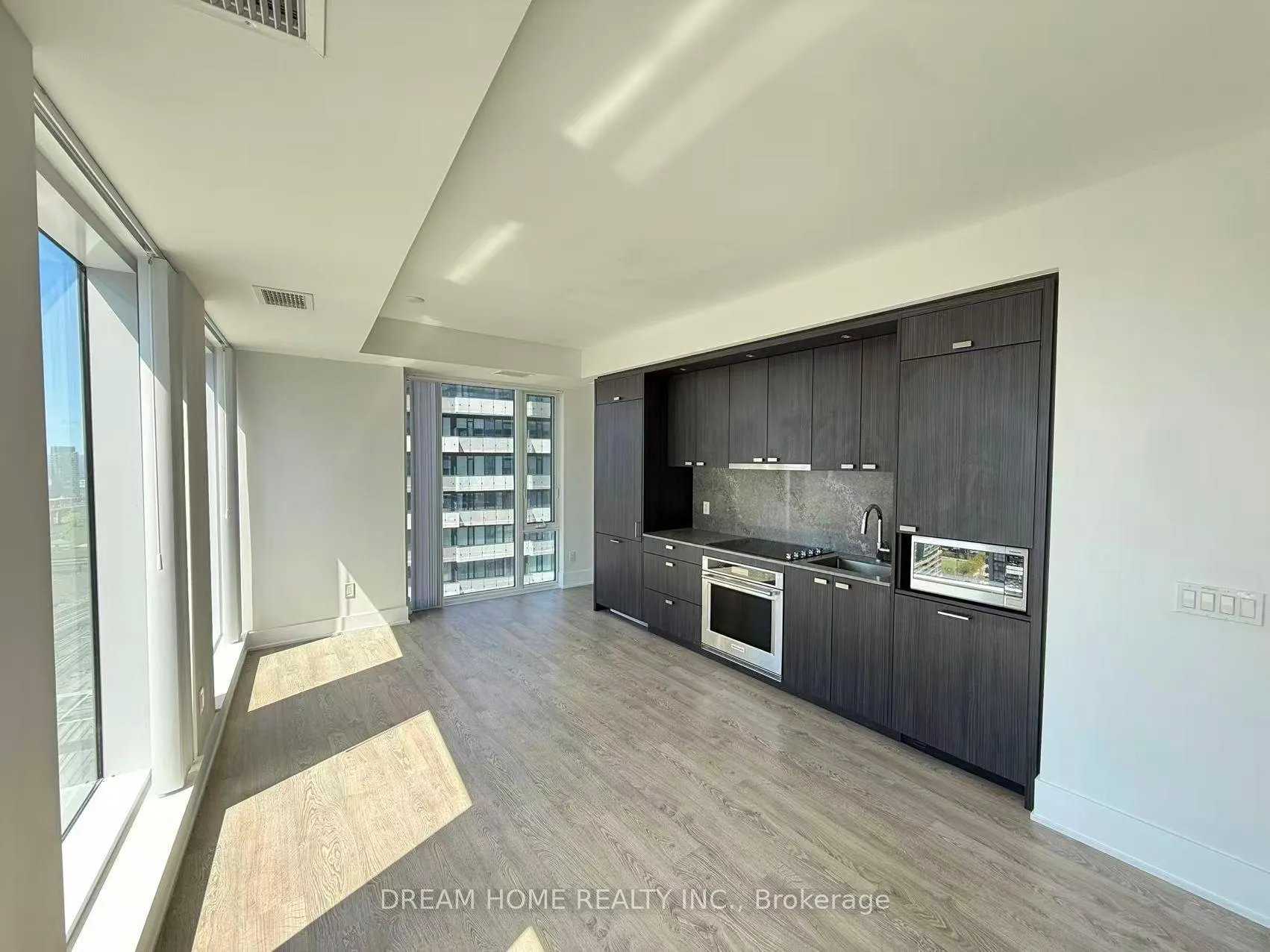 Photo 3 of Unit 1813, 470 Front Street W, Toronto, Waterfront Communities — HOMEH