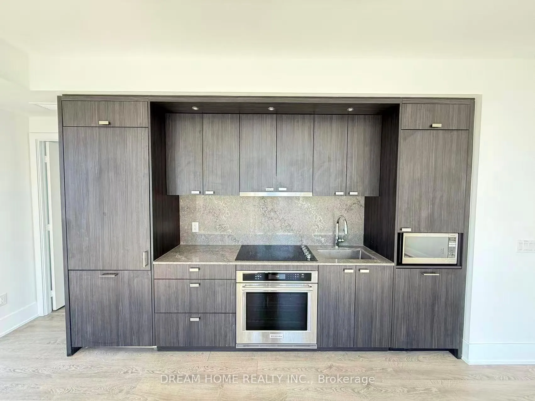 Photo 4 of Unit 1813, 470 Front Street W, Toronto, Waterfront Communities — HOMEH