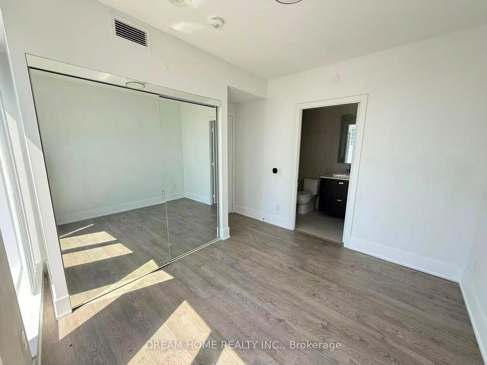Photo 7 of Unit 1813, 470 Front Street W, Toronto, Waterfront Communities — HOMEH