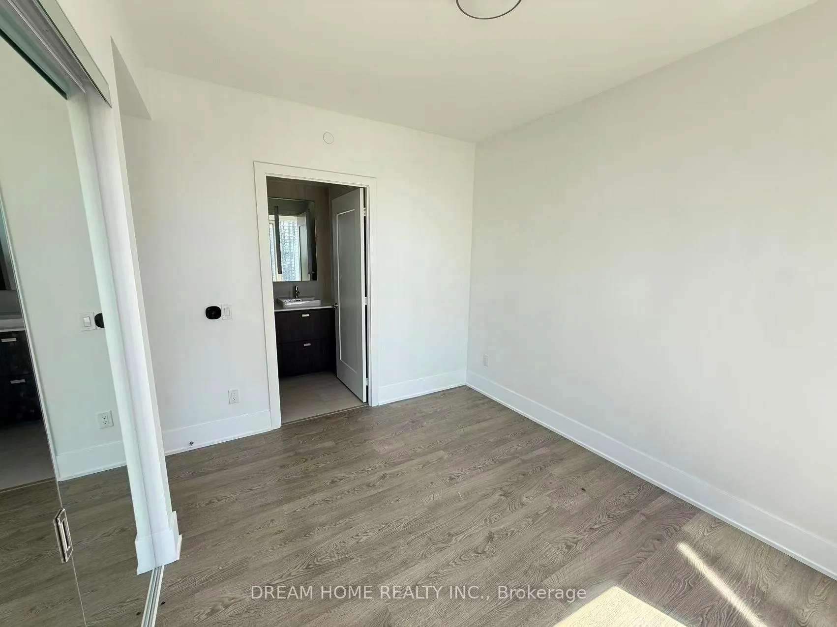 Photo 8 of Unit 1813, 470 Front Street W, Toronto, Waterfront Communities — HOMEH