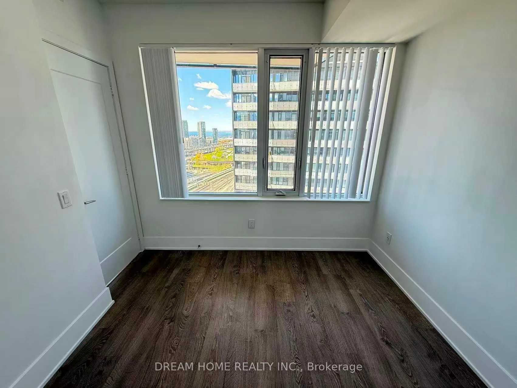 Photo 12 of Unit 1813, 470 Front Street W, Toronto, Waterfront Communities — HOMEH