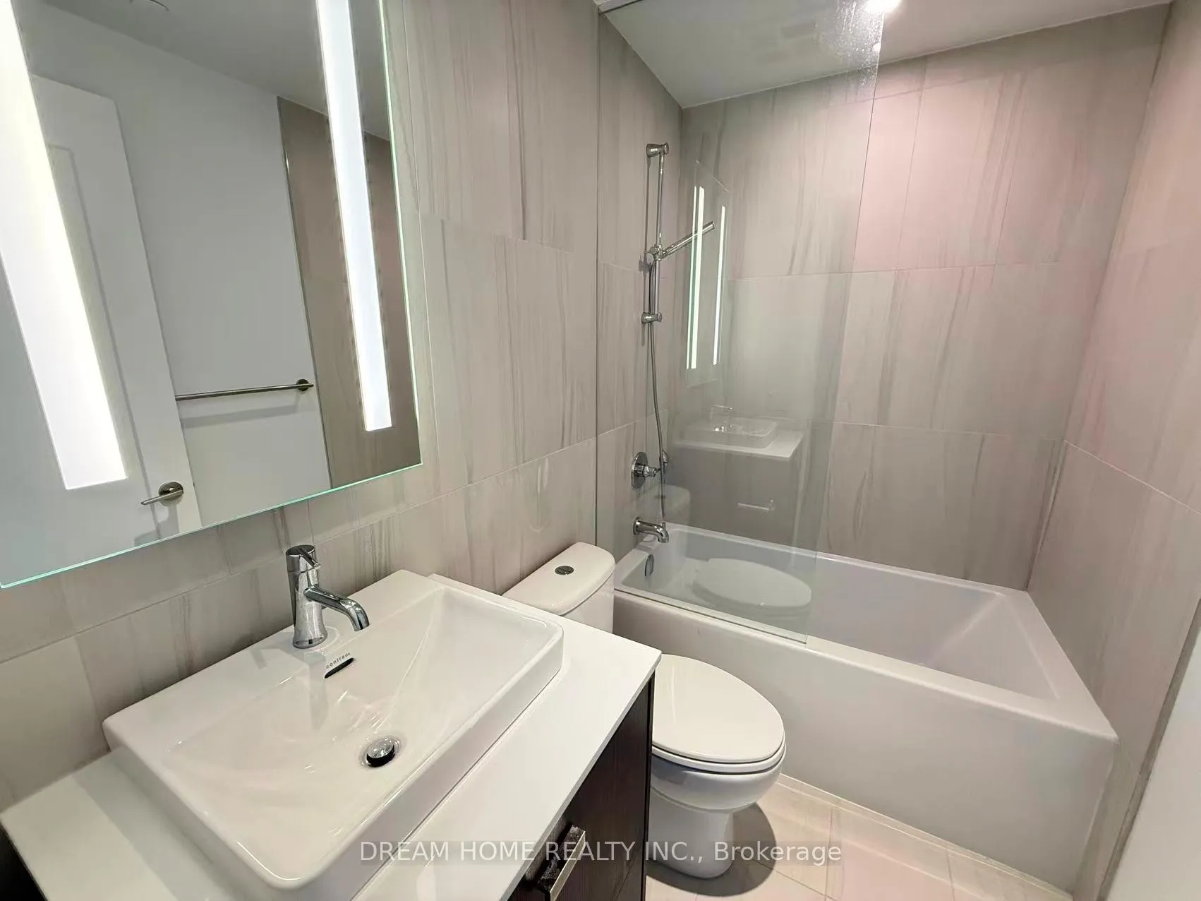 Photo 13 of Unit 1813, 470 Front Street W, Toronto, Waterfront Communities — HOMEH
