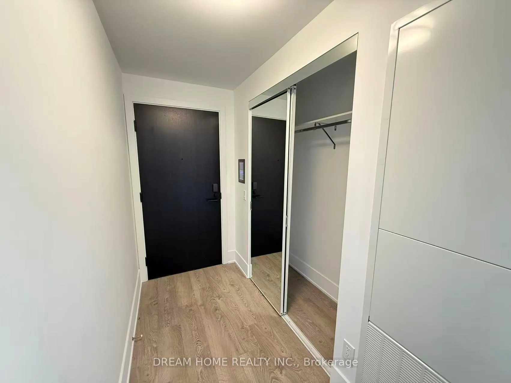 Photo 15 of Unit 1813, 470 Front Street W, Toronto, Waterfront Communities — HOMEH