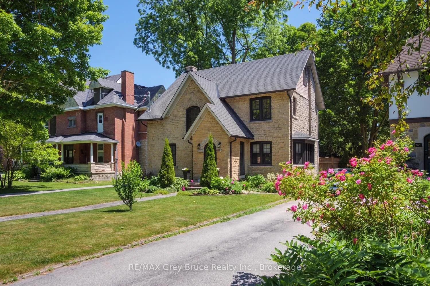 Photo 1 of 1075 4th Avenue W, Owen Sound — HOMEH