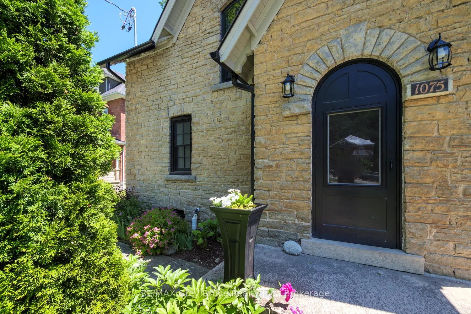 Photo 6 of 1075 4th Avenue W, Owen Sound — HOMEH