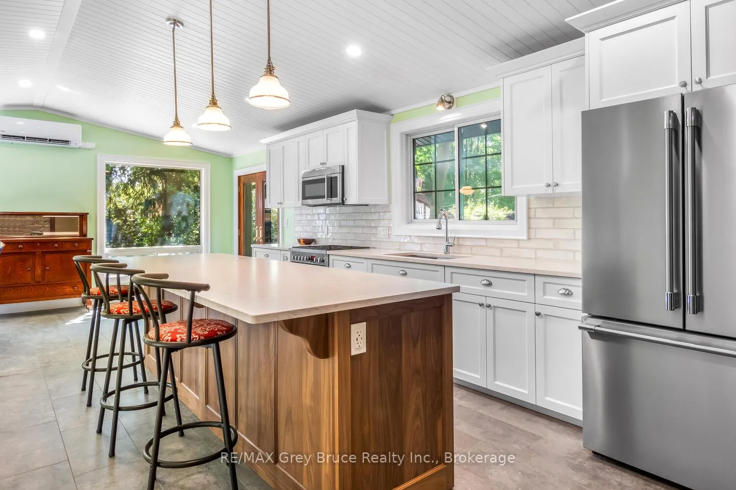 Photo 16 of 1075 4th Avenue W, Owen Sound — HOMEH