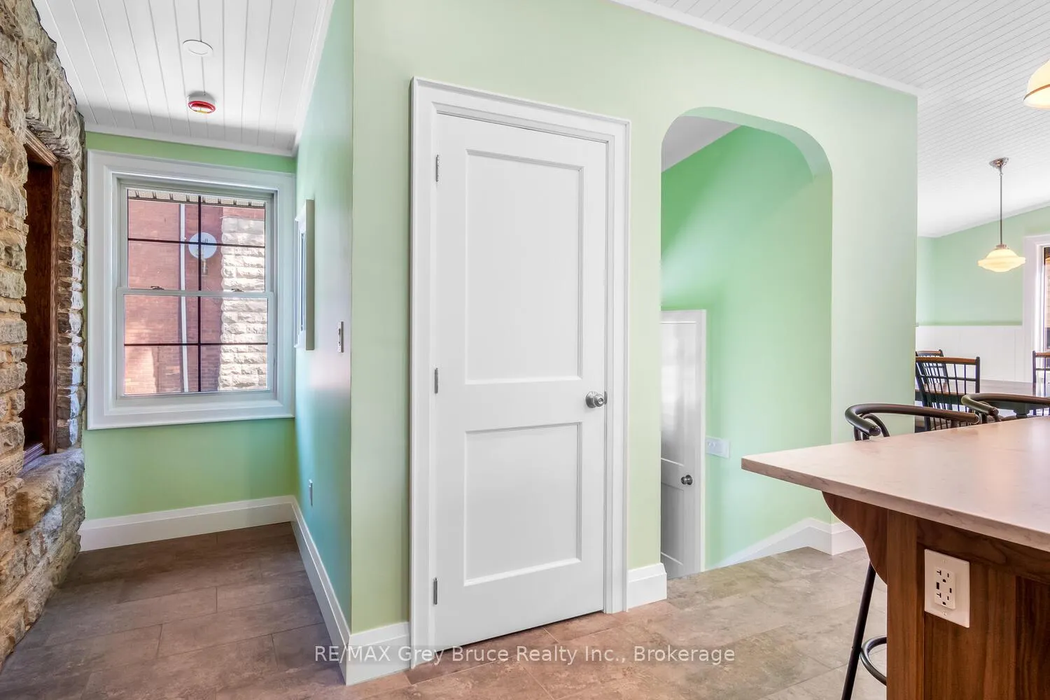 Photo 18 of 1075 4th Avenue W, Owen Sound — HOMEH