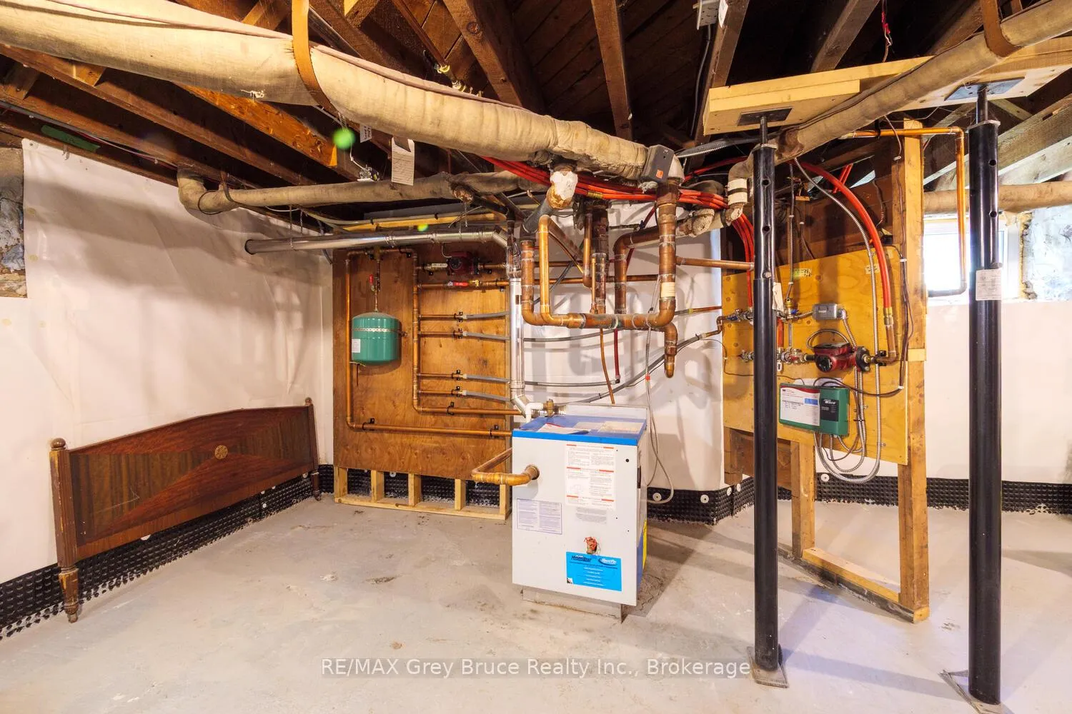Photo 29 of 1075 4th Avenue W, Owen Sound — HOMEH