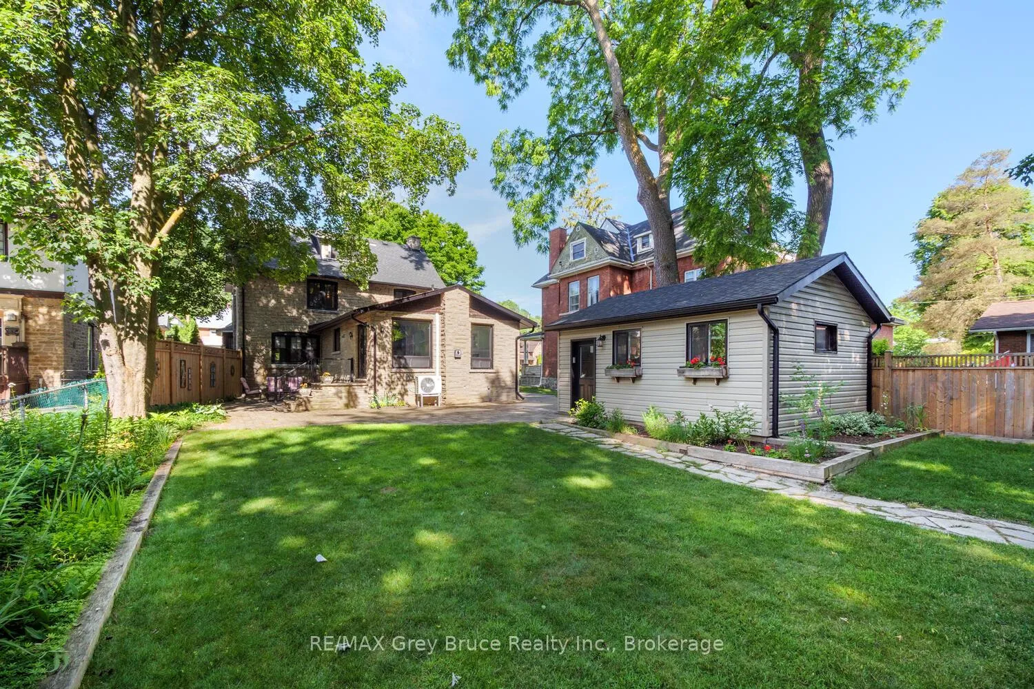 Photo 34 of 1075 4th Avenue W, Owen Sound — HOMEH