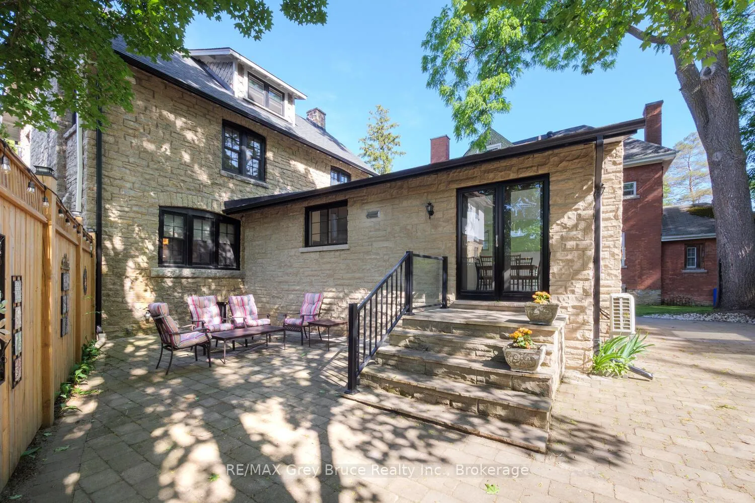 Photo 40 of 1075 4th Avenue W, Owen Sound — HOMEH