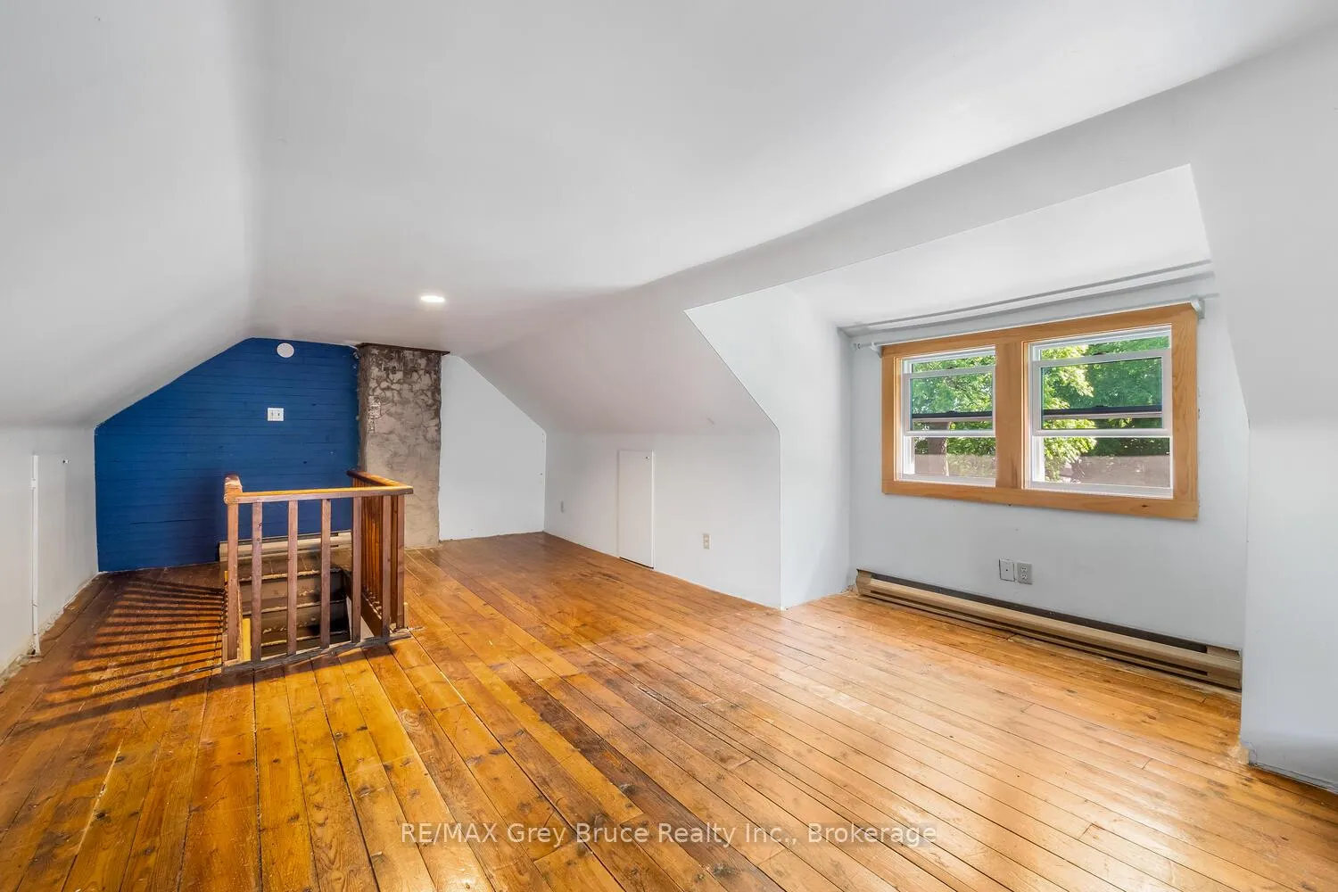 Photo 46 of 1075 4th Avenue W, Owen Sound — HOMEH