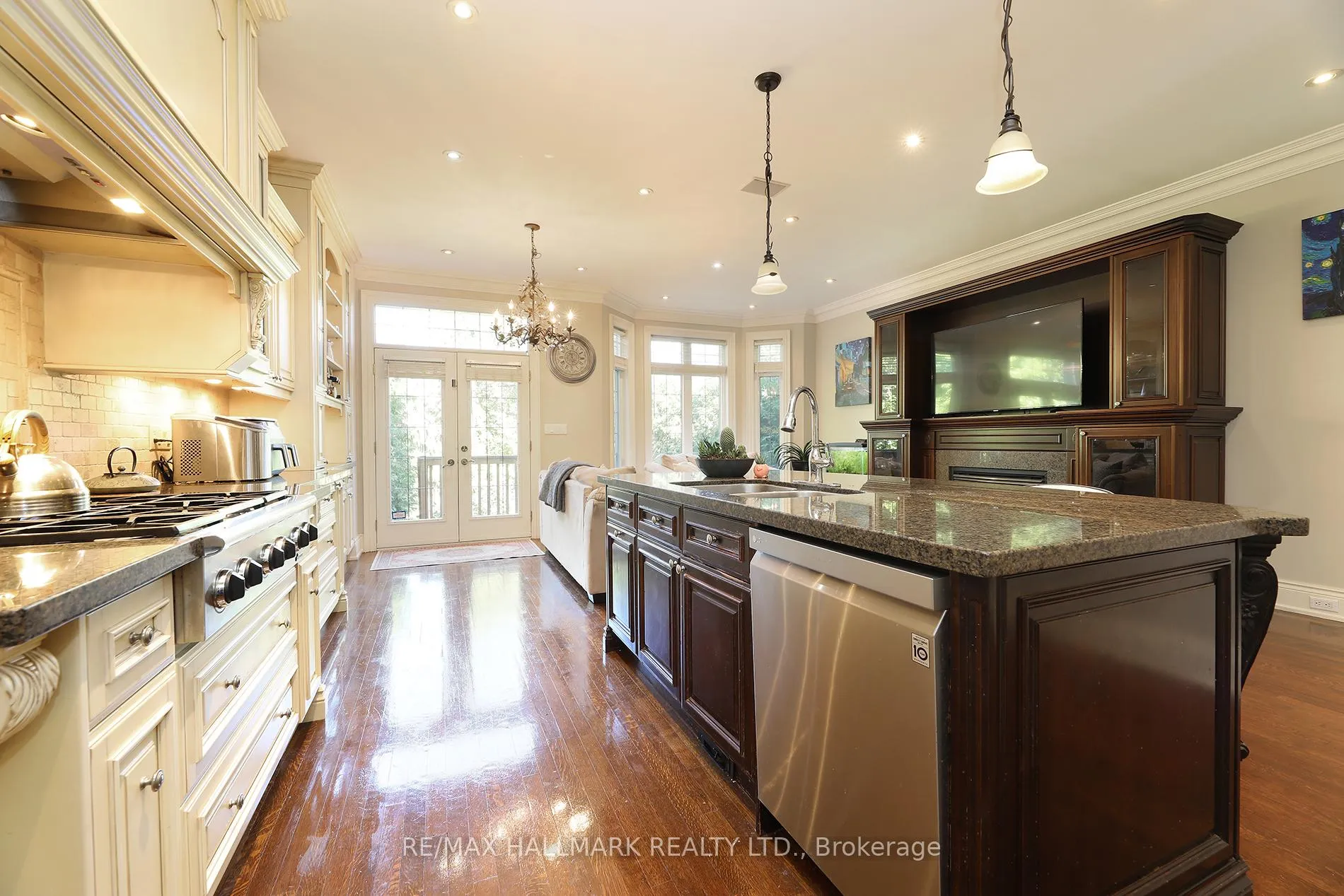 Photo 11 of 370 Douglas Avenue, Toronto, Bedford Park-Nortown — HOMEH
