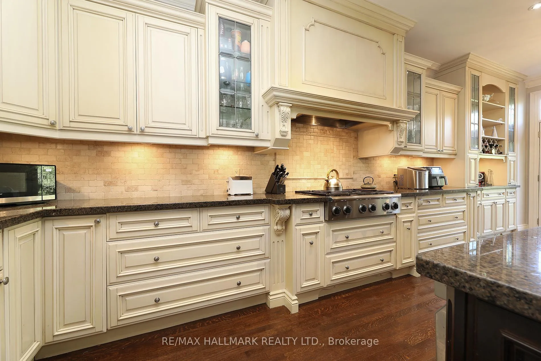 Photo 13 of 370 Douglas Avenue, Toronto, Bedford Park-Nortown — HOMEH