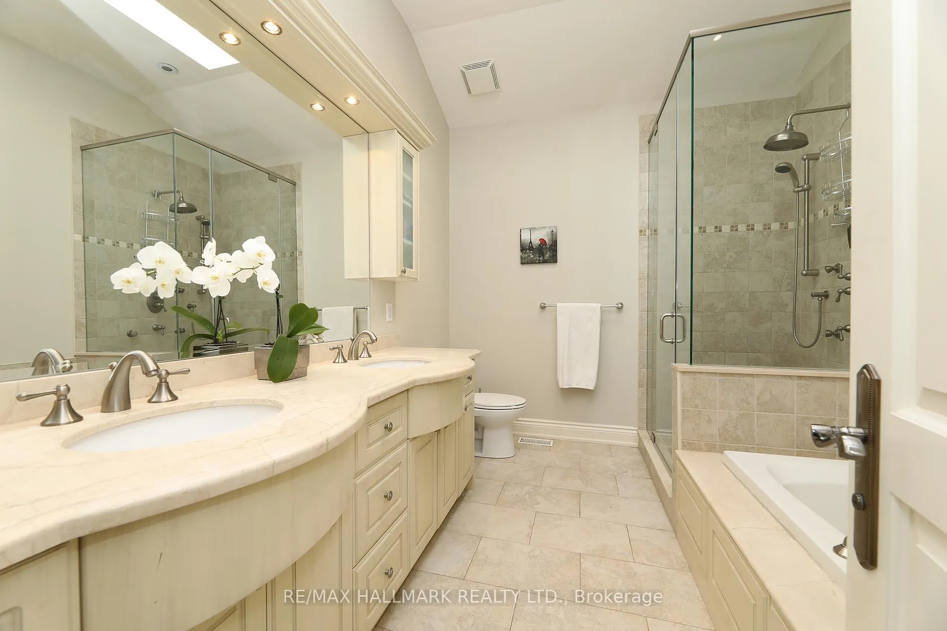Photo 25 of 370 Douglas Avenue, Toronto, Bedford Park-Nortown — HOMEH