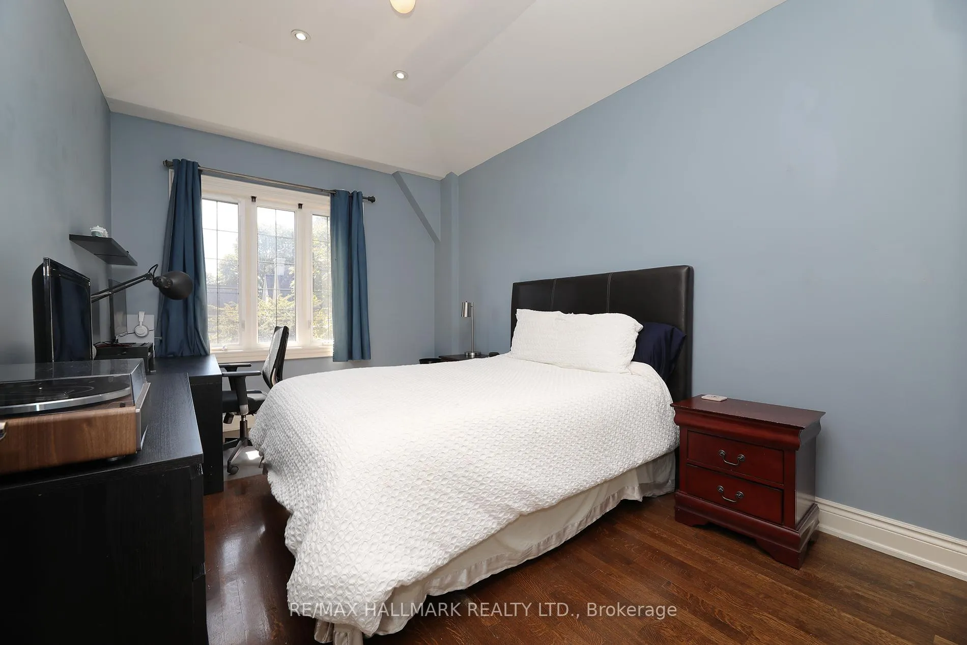 Photo 30 of 370 Douglas Avenue, Toronto, Bedford Park-Nortown — HOMEH