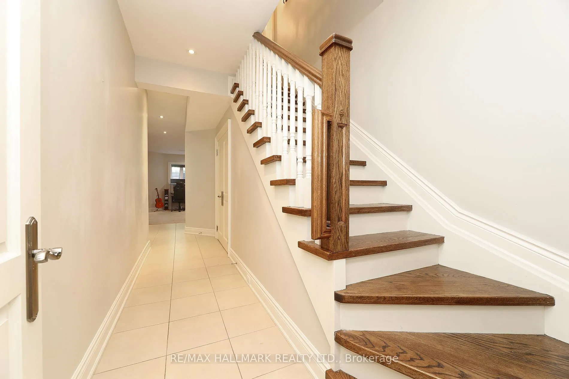 Photo 34 of 370 Douglas Avenue, Toronto, Bedford Park-Nortown — HOMEH