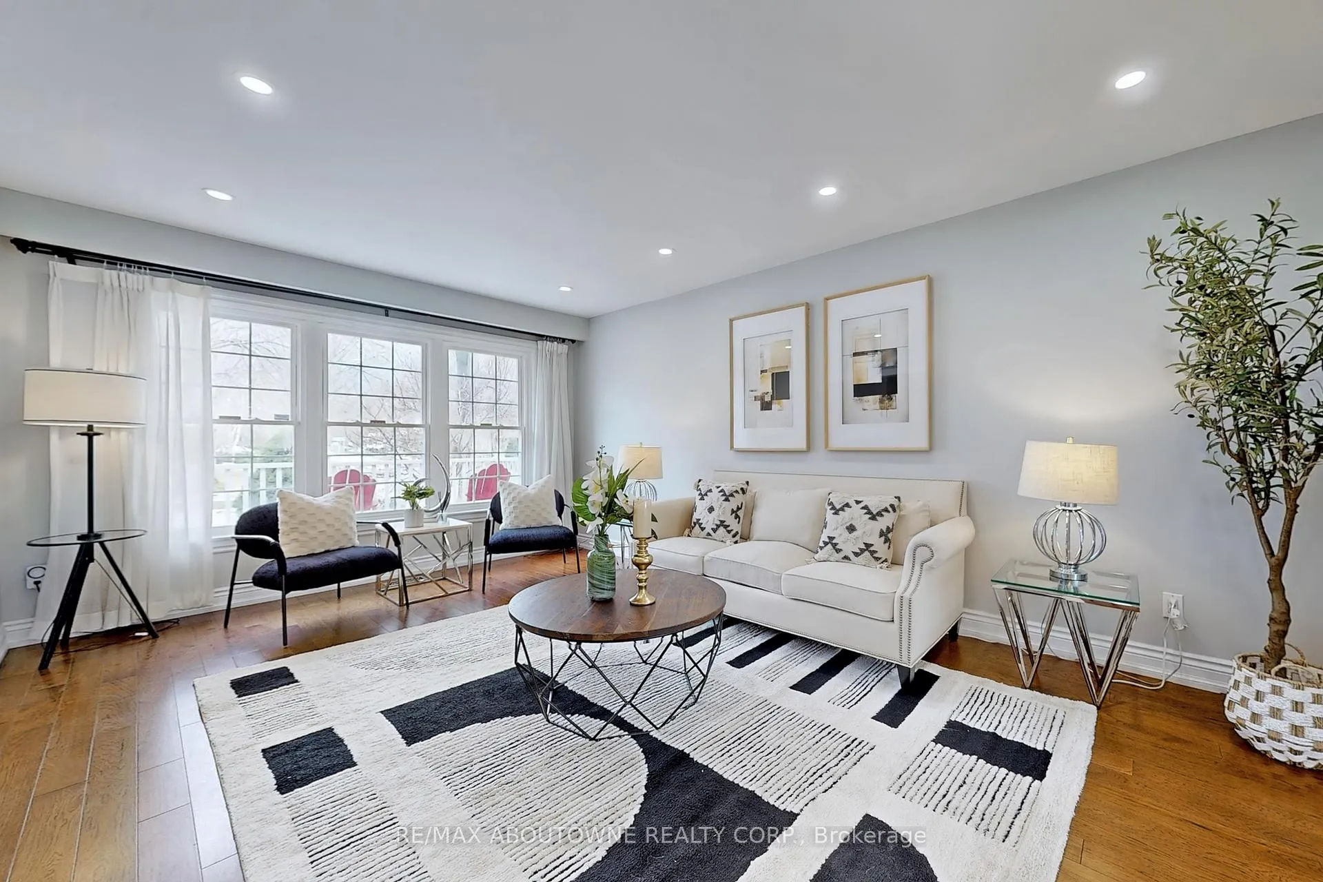 Photo 5 of 2362 Canso Road, Oakville, Ford — HOMEH
