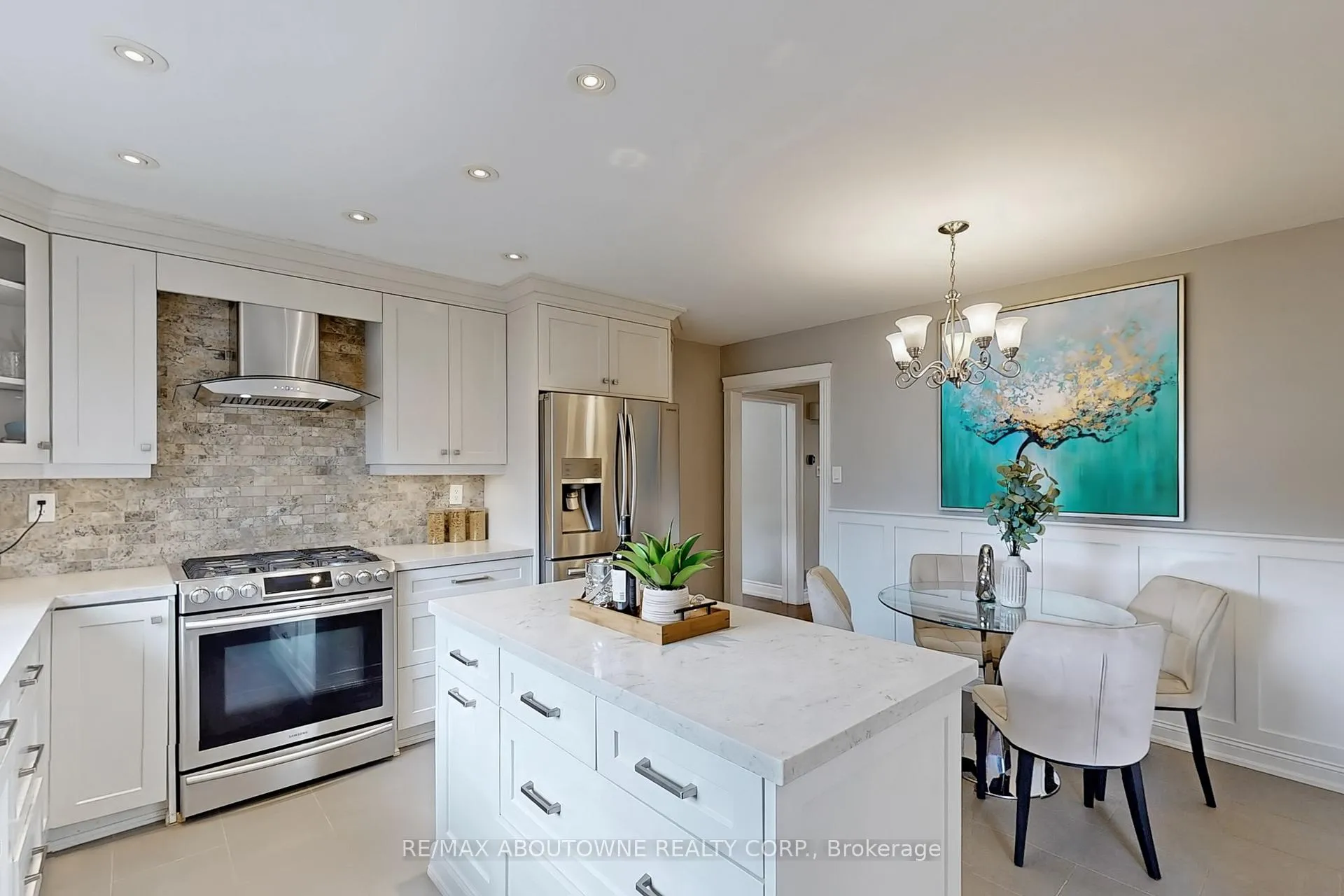 Photo 10 of 2362 Canso Road, Oakville, Ford — HOMEH