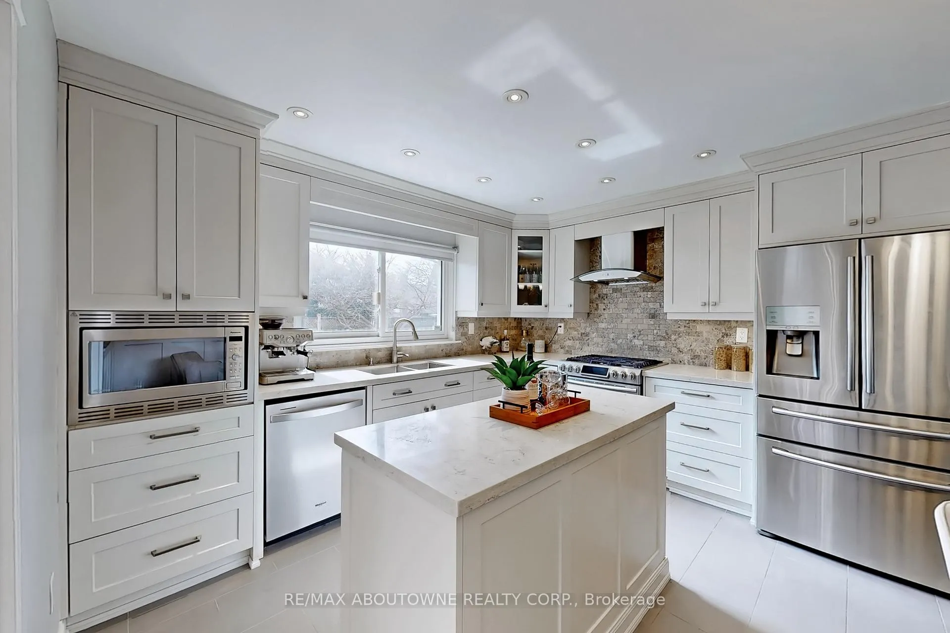 Photo 12 of 2362 Canso Road, Oakville, Ford — HOMEH