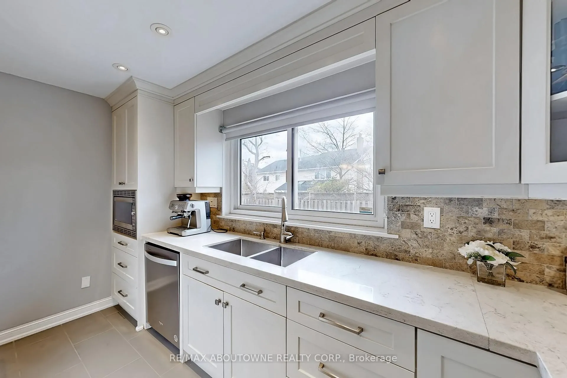 Photo 13 of 2362 Canso Road, Oakville, Ford — HOMEH