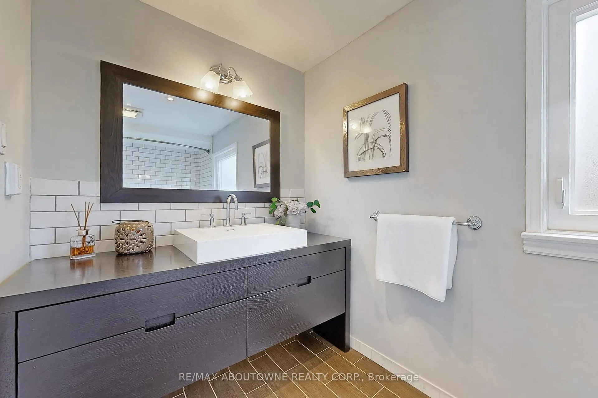 Photo 31 of 2362 Canso Road, Oakville, Ford — HOMEH