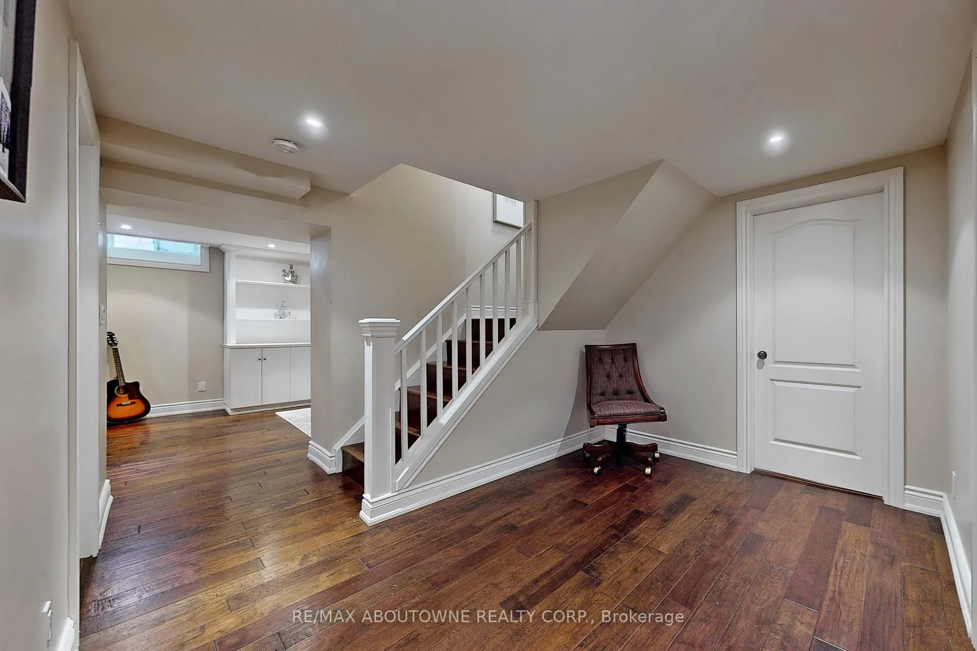 Photo 33 of 2362 Canso Road, Oakville, Ford — HOMEH