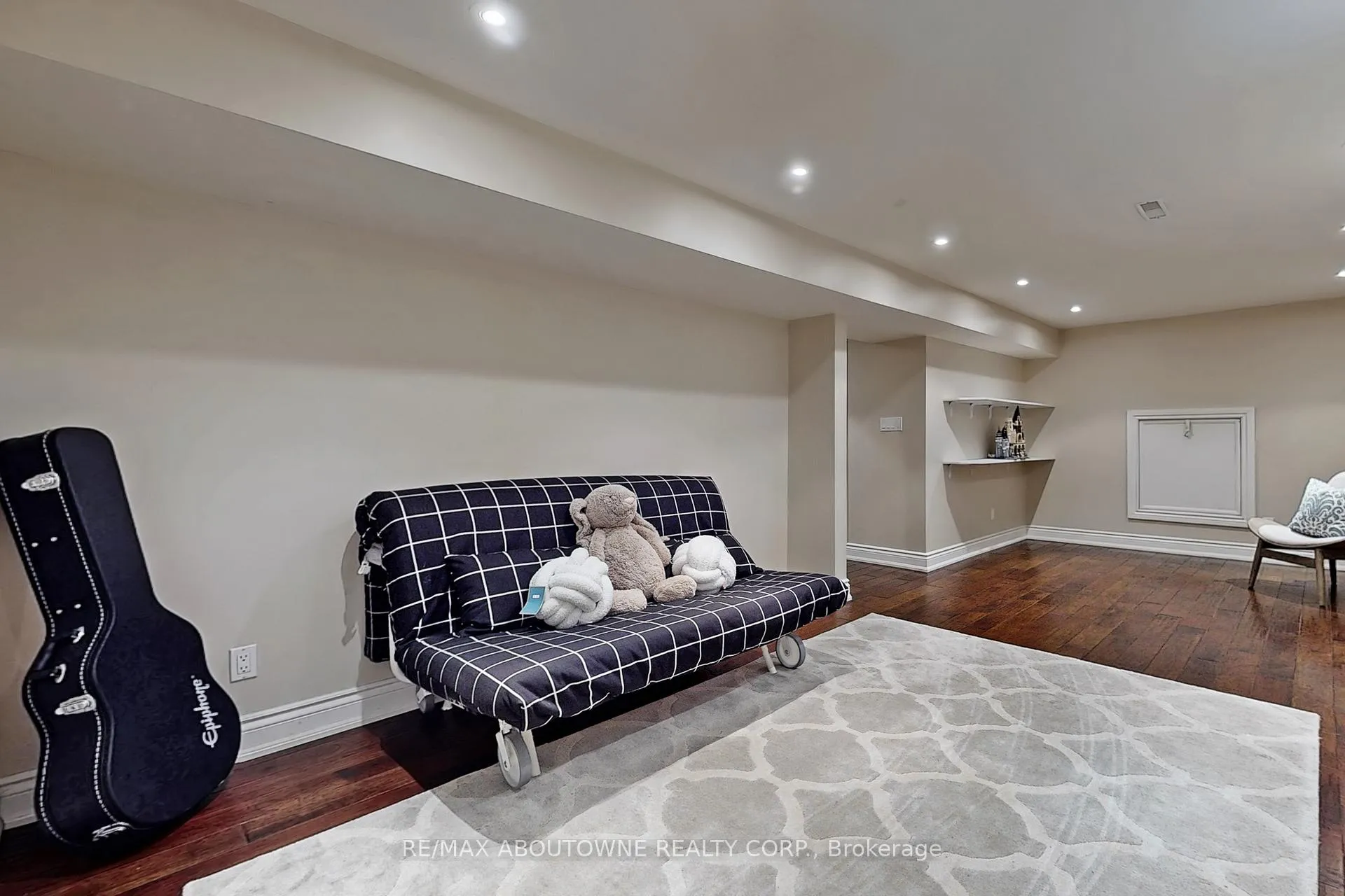 Photo 34 of 2362 Canso Road, Oakville, Ford — HOMEH