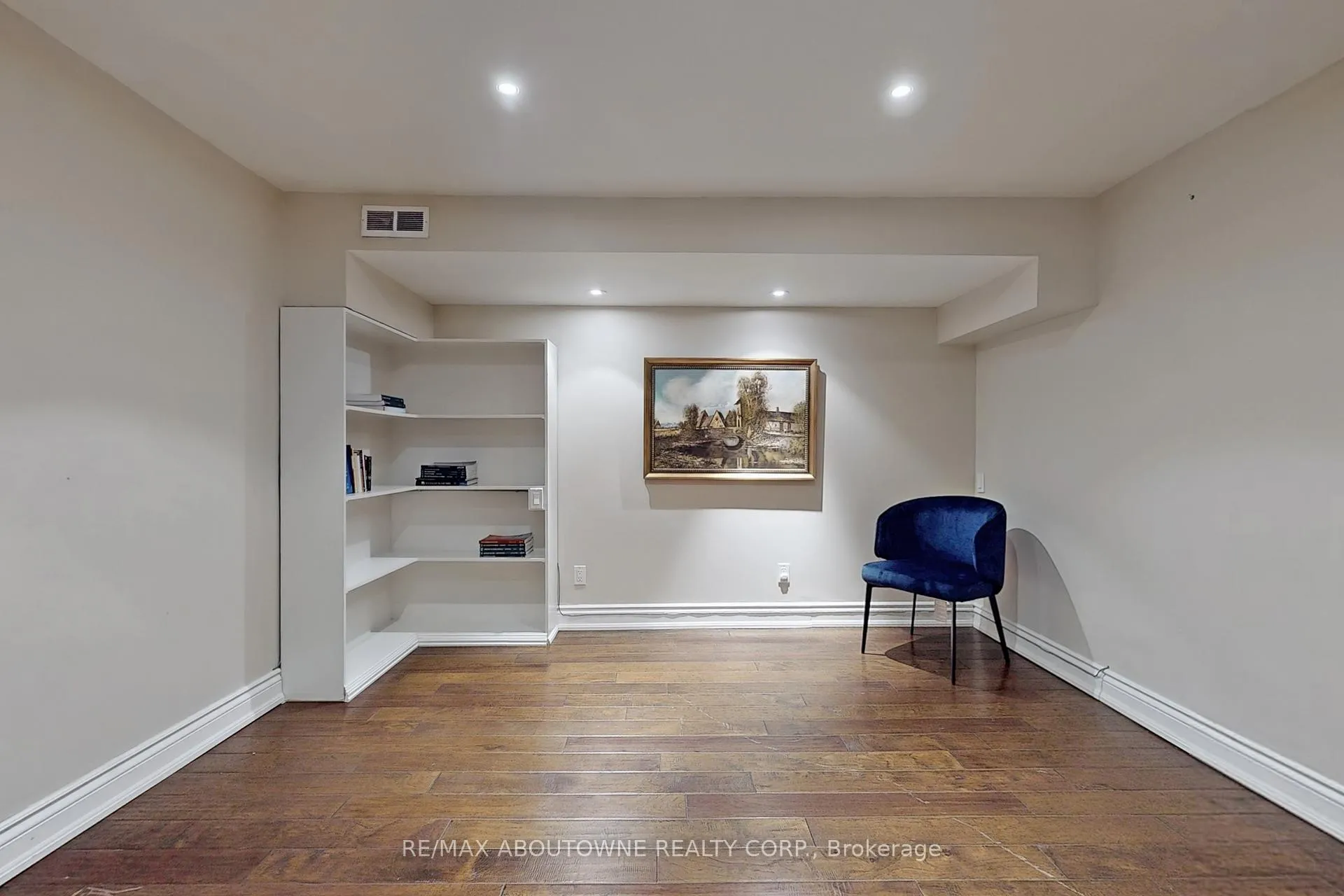 Photo 37 of 2362 Canso Road, Oakville, Ford — HOMEH