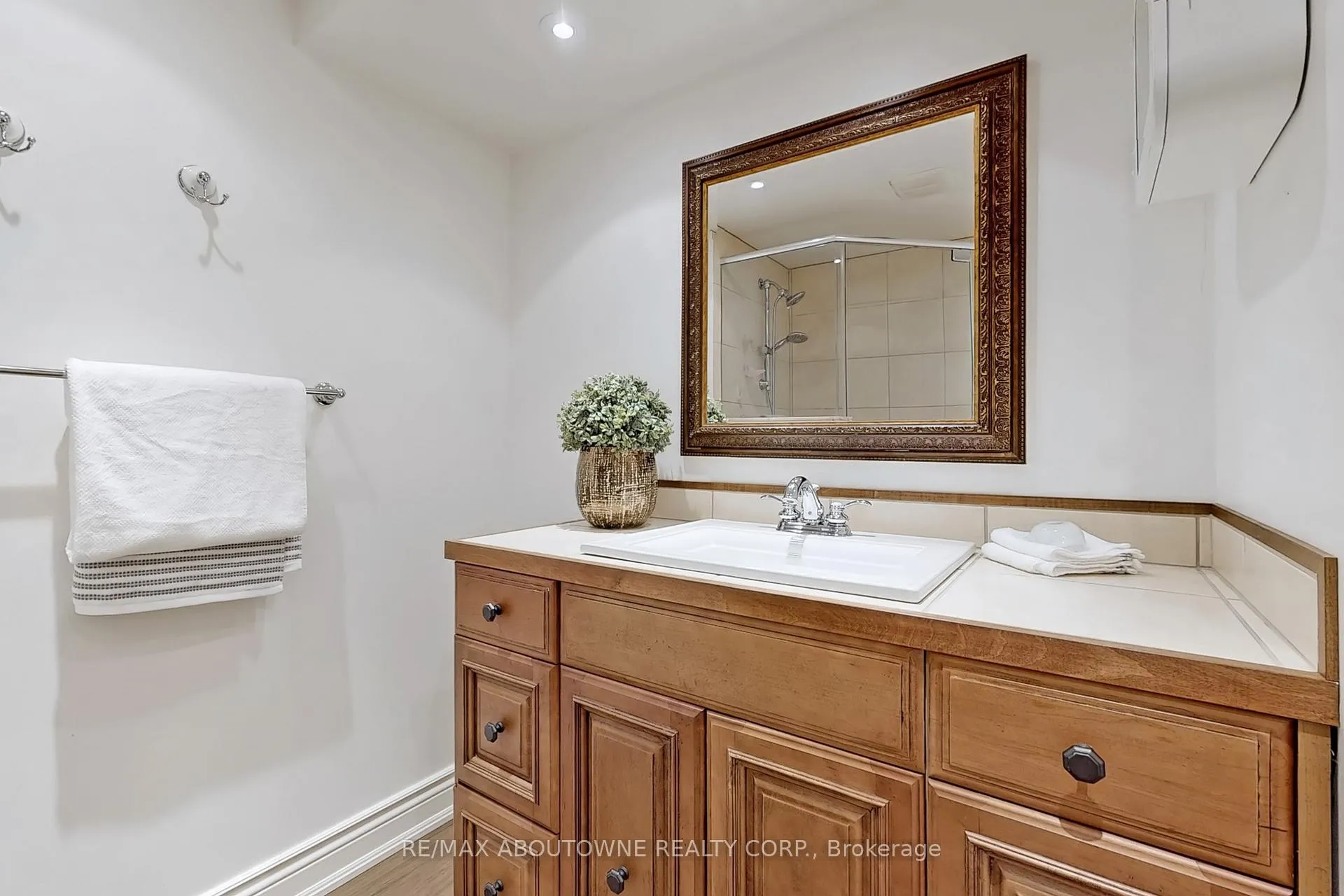 Photo 39 of 2362 Canso Road, Oakville, Ford — HOMEH