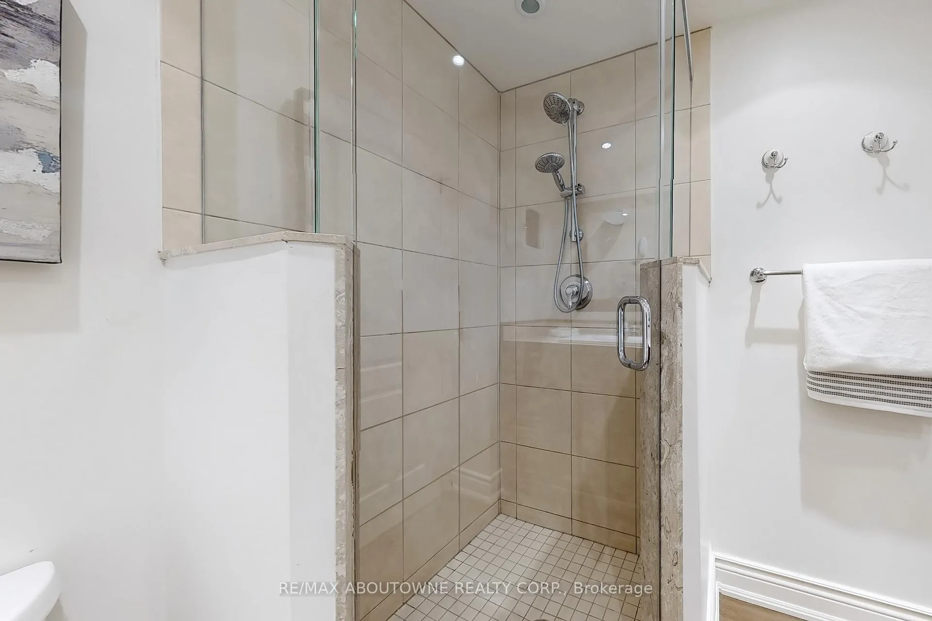 Photo 40 of 2362 Canso Road, Oakville, Ford — HOMEH