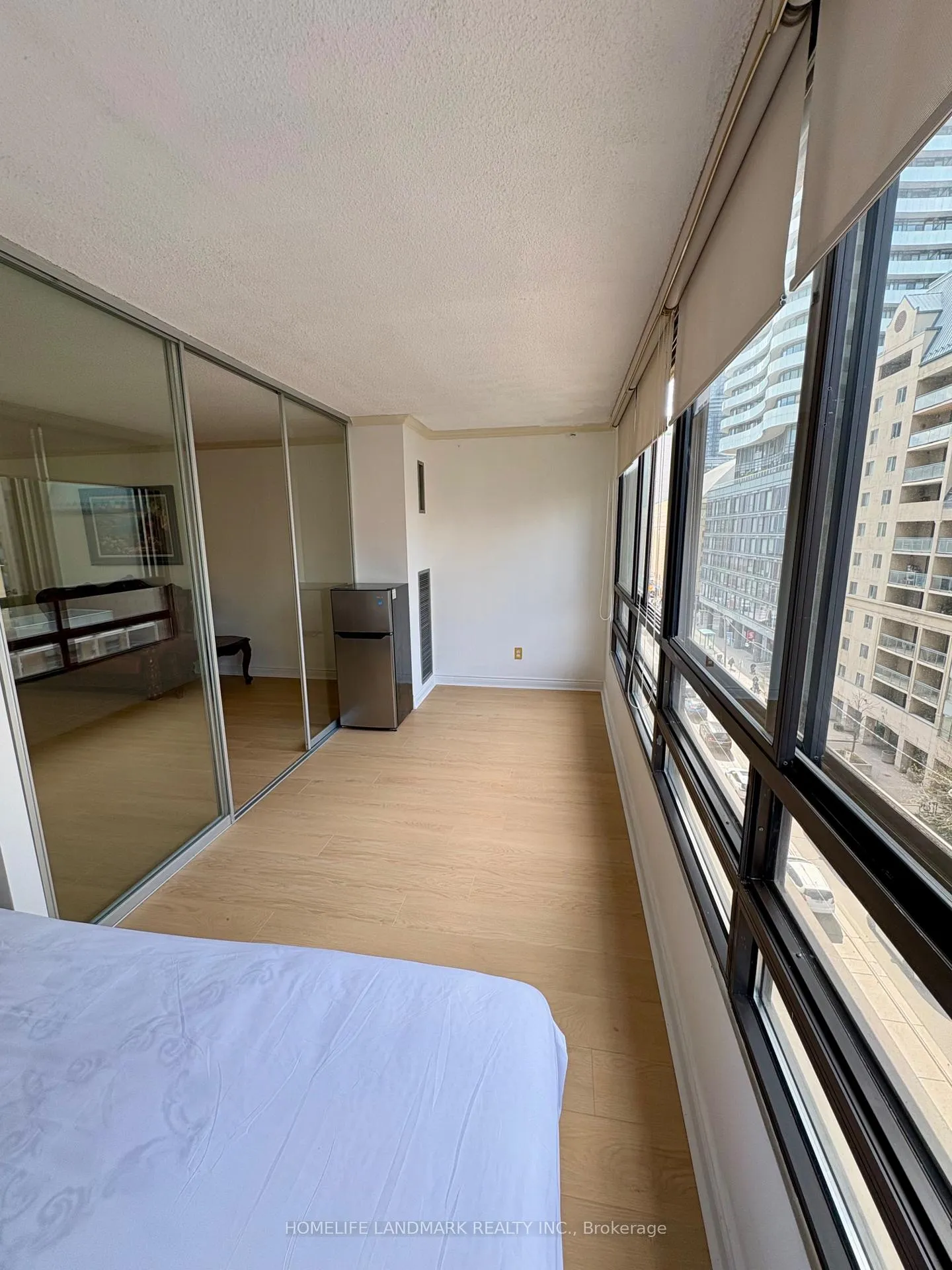 Photo 5 of Unit 704, 77 Carlton Street, Toronto, Church-Yonge Corridor — HOMEH