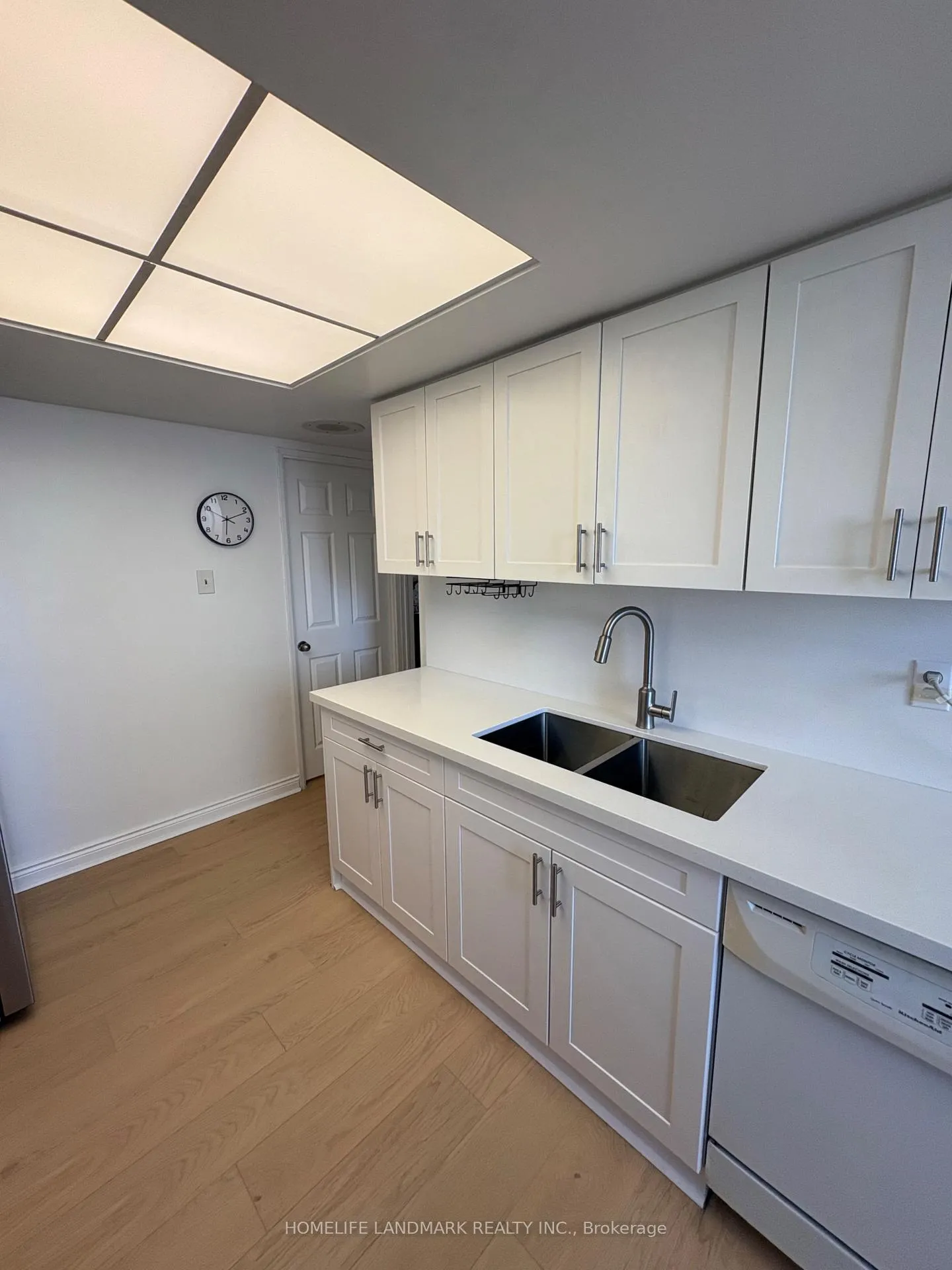 Photo 8 of Unit 704, 77 Carlton Street, Toronto, Church-Yonge Corridor — HOMEH