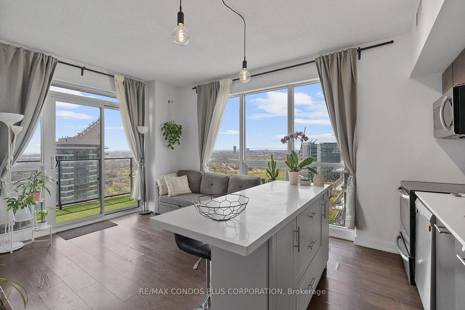 Photo 3 of Unit 3206, 2212 Lakeshore Boulevard W, Etobicoke, Mimico — HOMEH