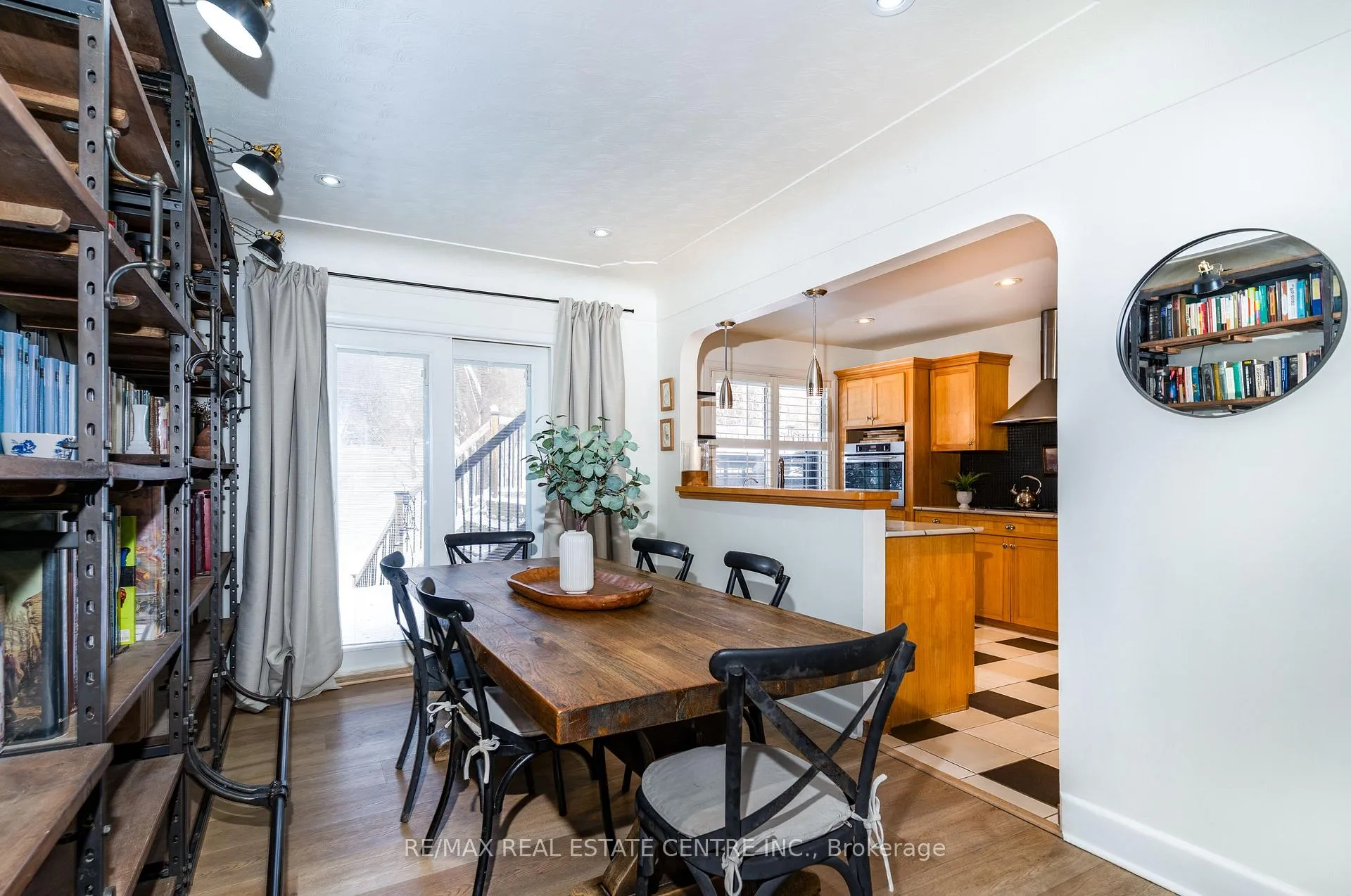 Photo 10 of 3 Fallsview Road, Hamilton, Greensville — HOMEH