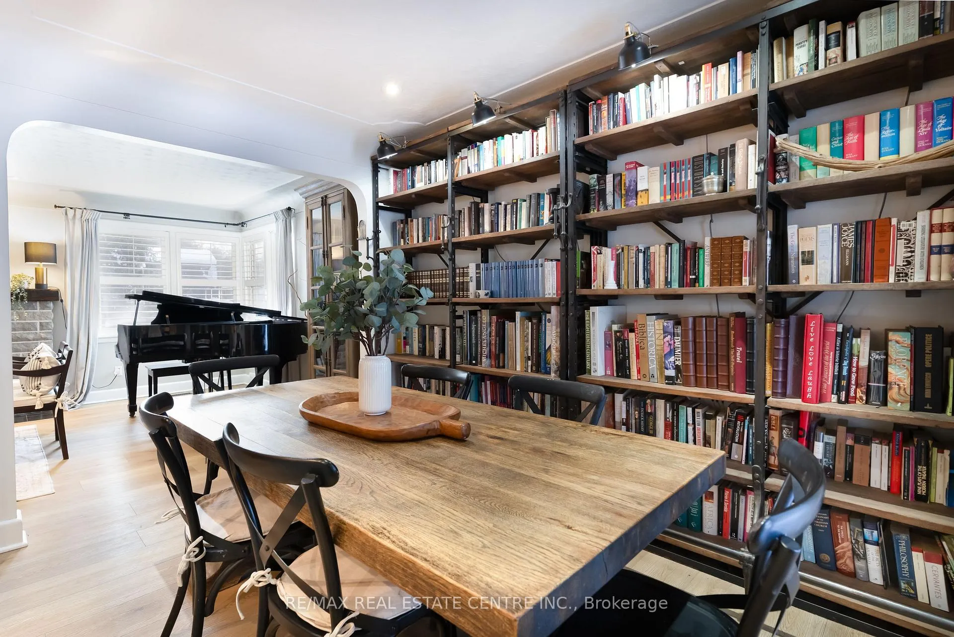 Photo 11 of 3 Fallsview Road, Hamilton, Greensville — HOMEH