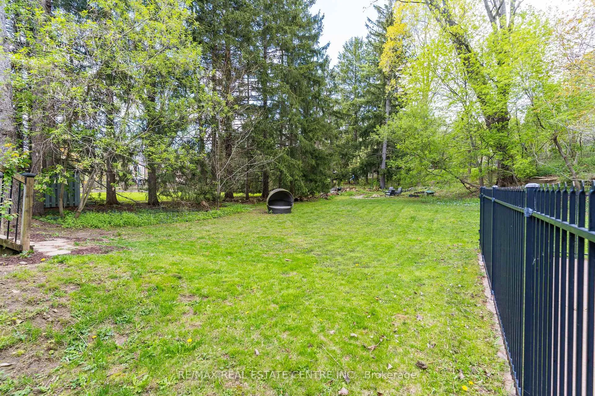 Photo 40 of 3 Fallsview Road, Hamilton, Greensville — HOMEH