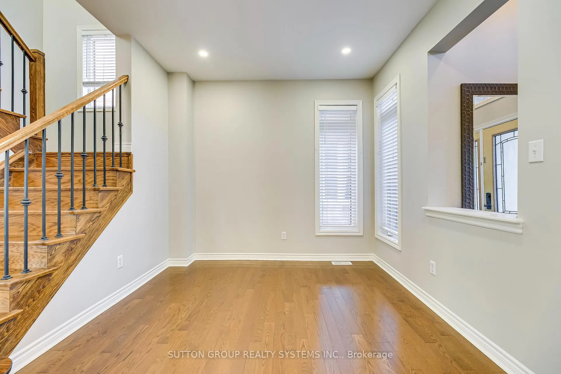 Photo 6 of 2132 Pine Glen Road, Oakville, Westmount — HOMEH