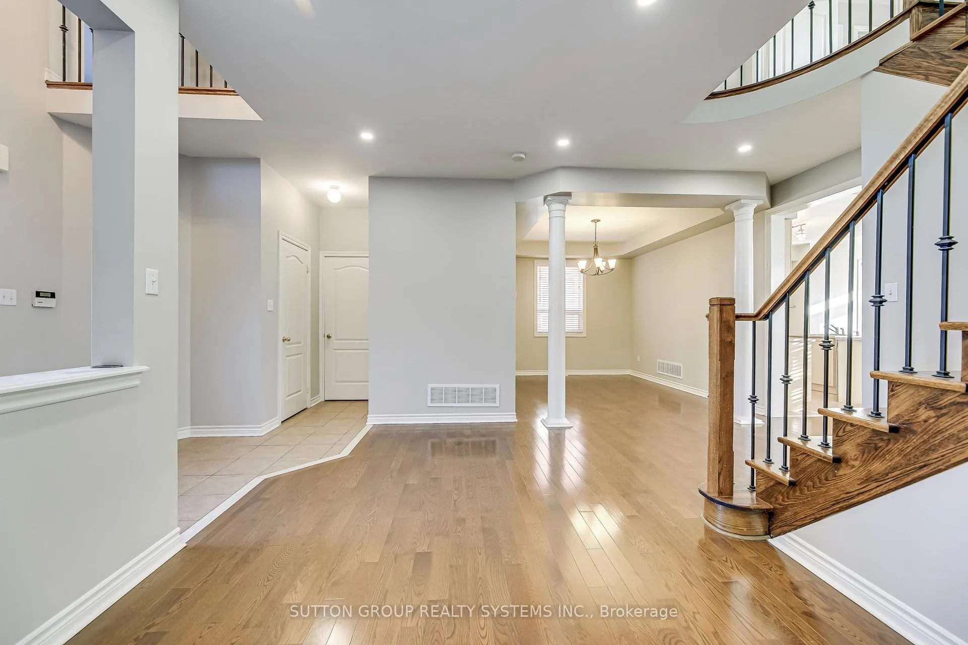 Photo 8 of 2132 Pine Glen Road, Oakville, Westmount — HOMEH