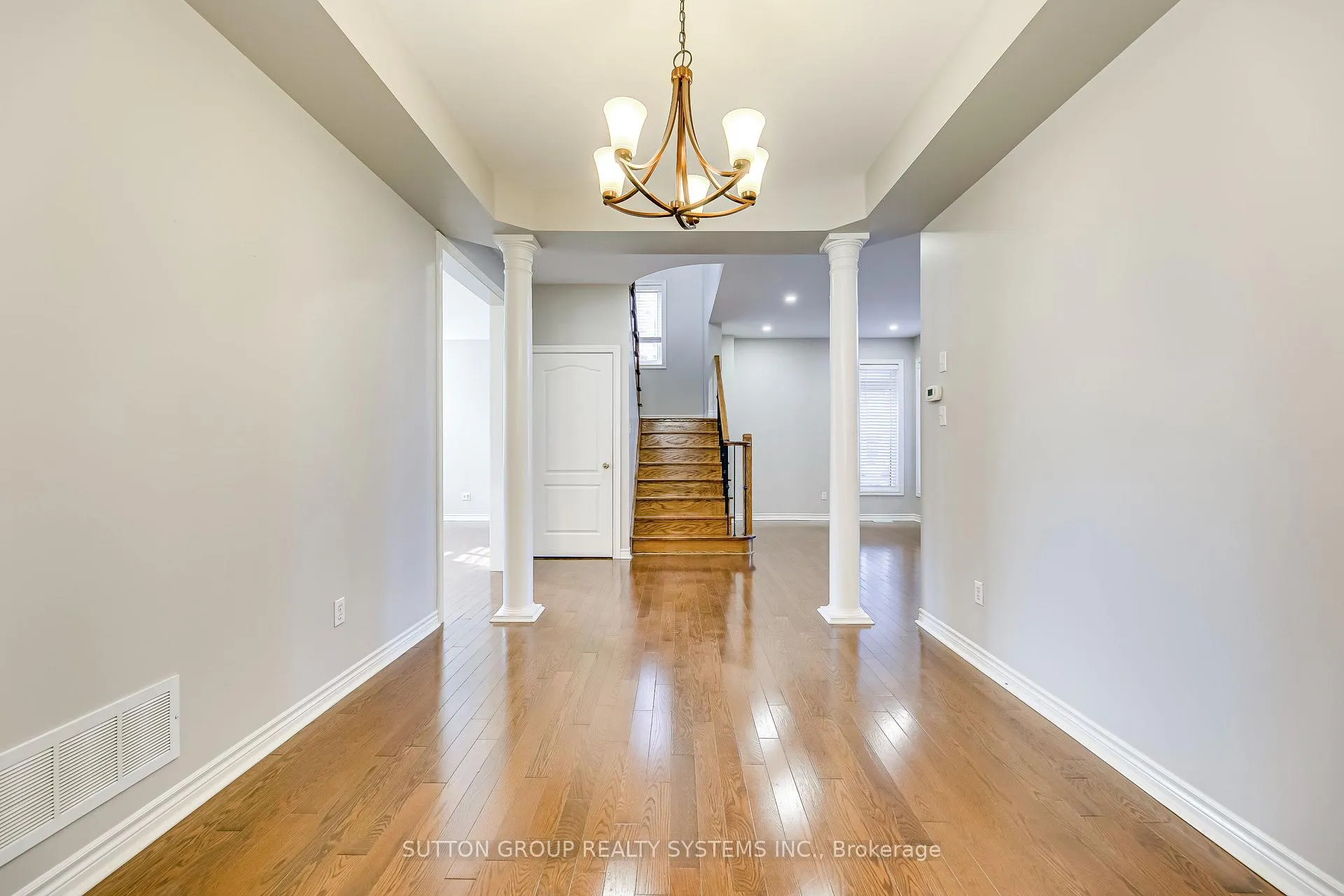 Photo 10 of 2132 Pine Glen Road, Oakville, Westmount — HOMEH