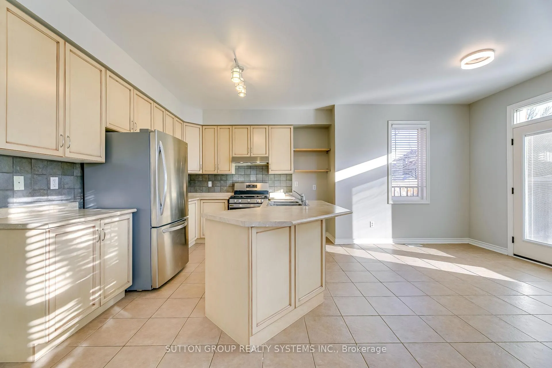Photo 14 of 2132 Pine Glen Road, Oakville, Westmount — HOMEH