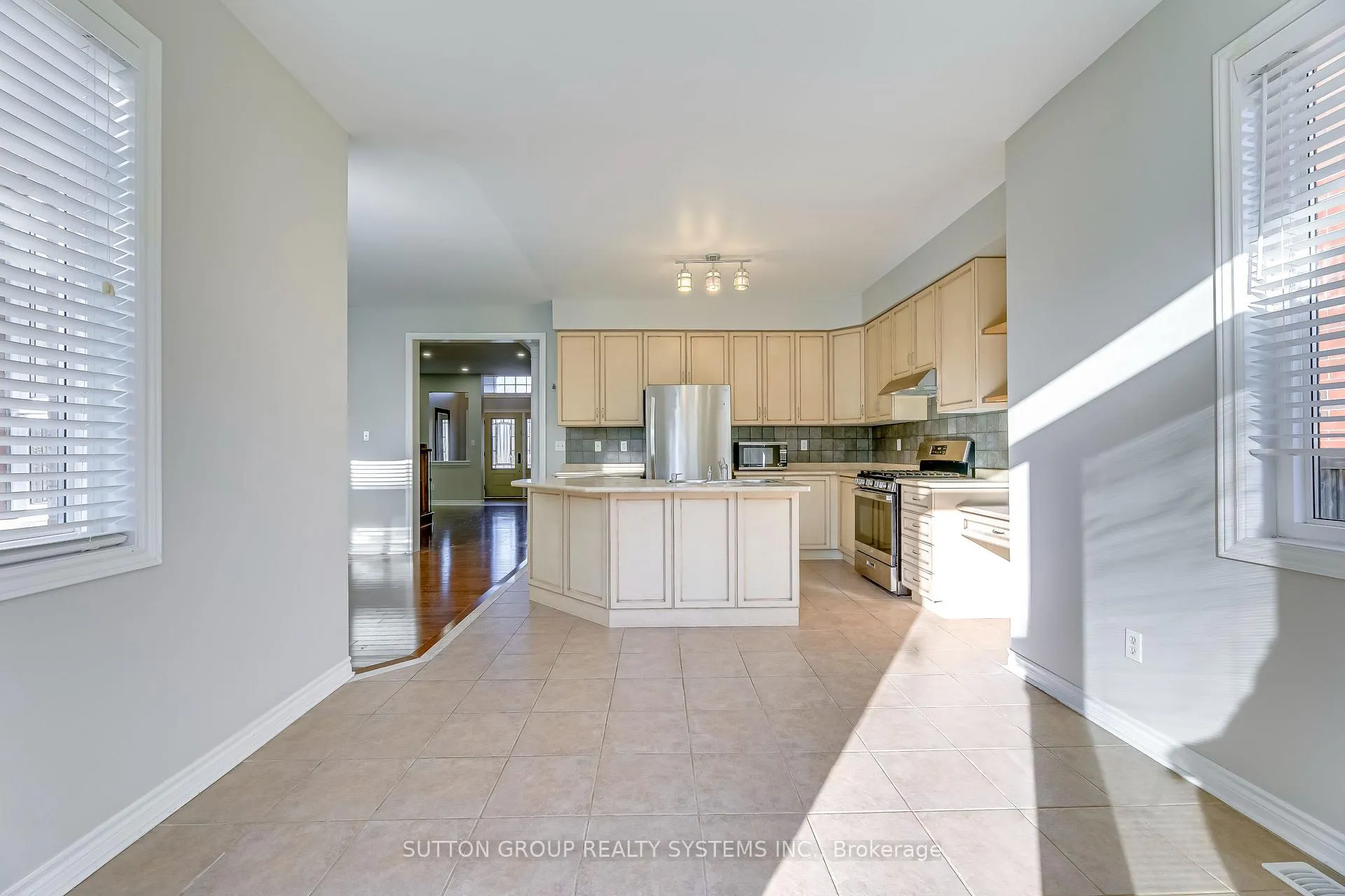 Photo 22 of 2132 Pine Glen Road, Oakville, Westmount — HOMEH